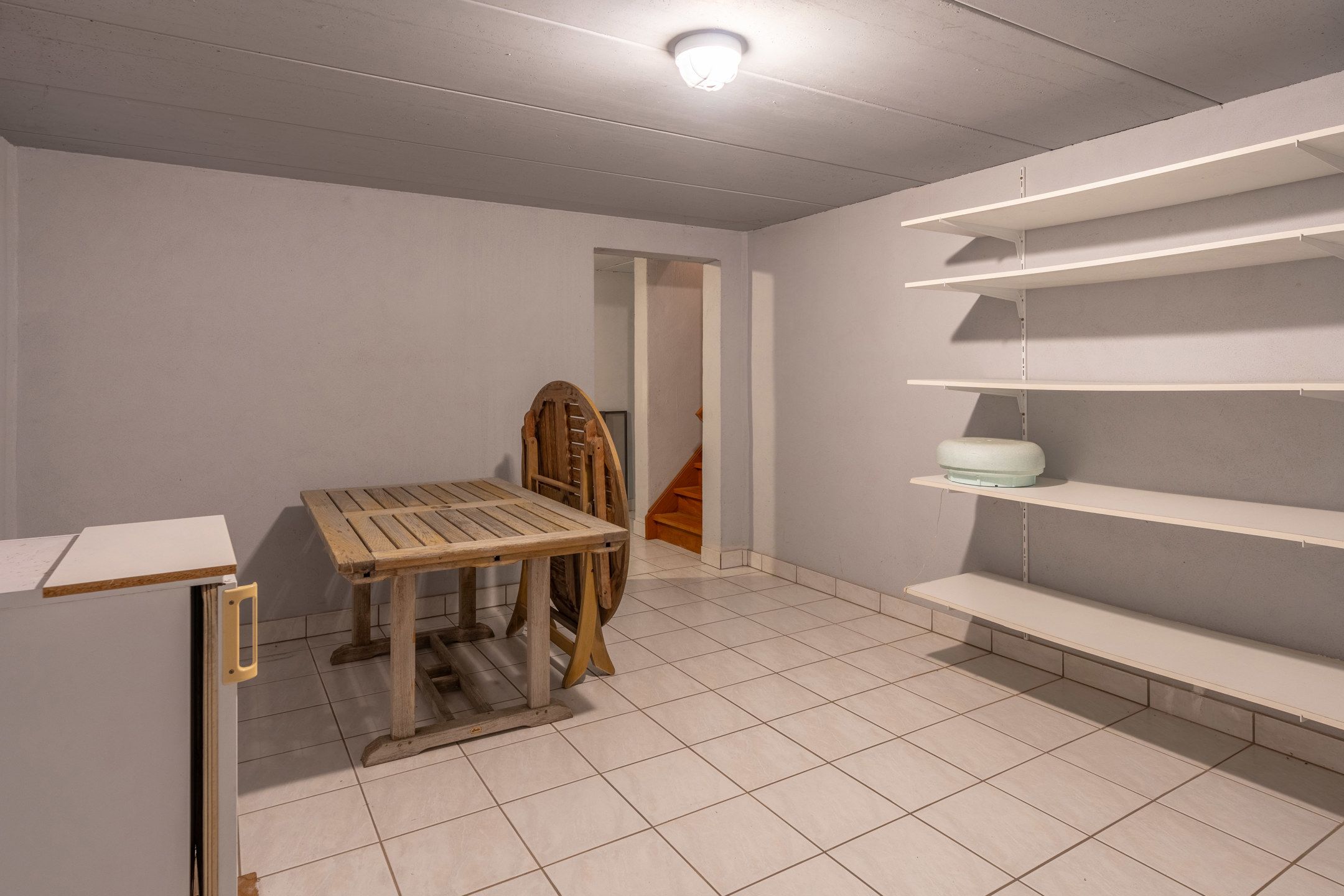 Goed onderhouden villa met 5 slpk's op perceel van 1.060m². foto 41