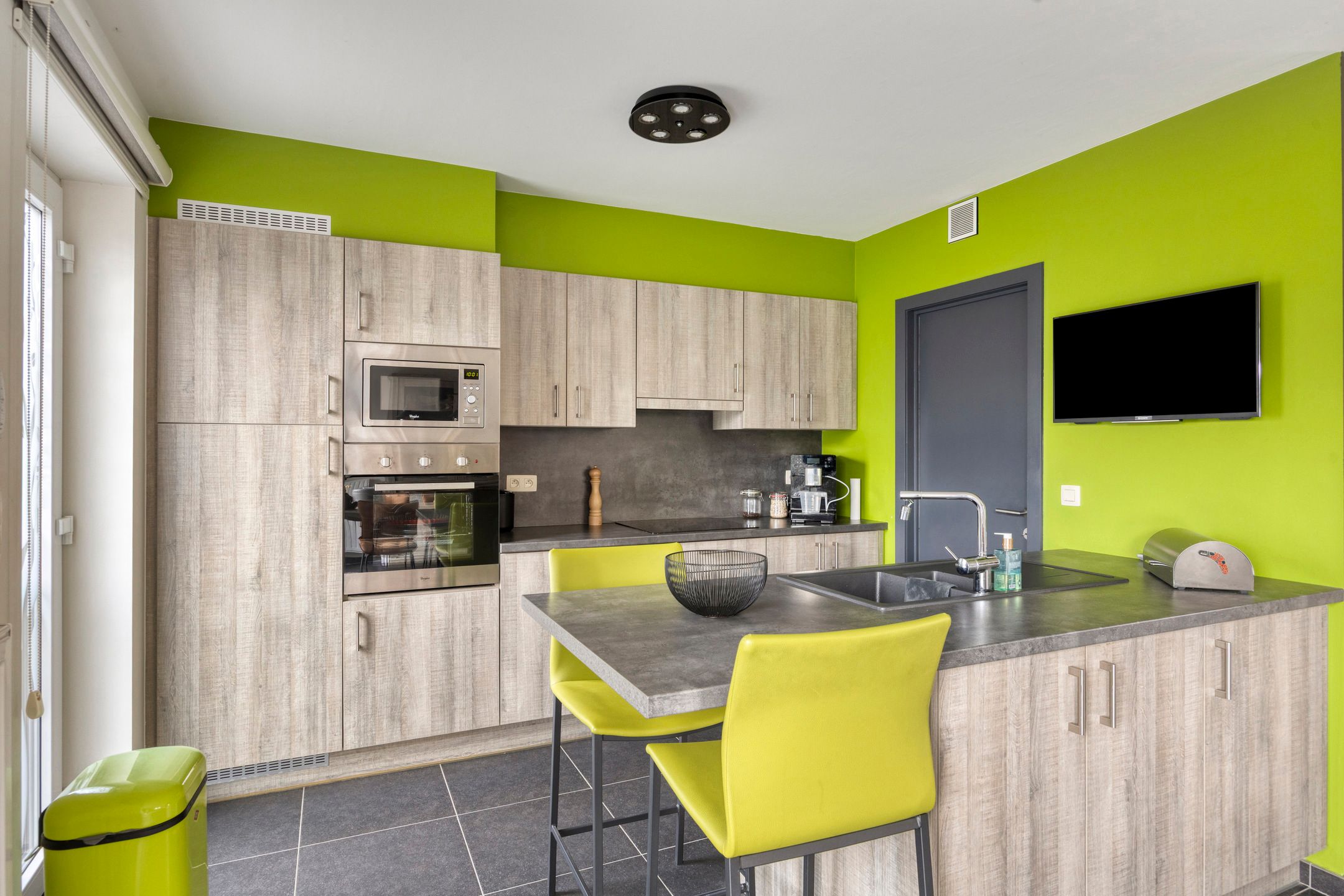 Prachtige recente woning op uitstekende locatie foto 9