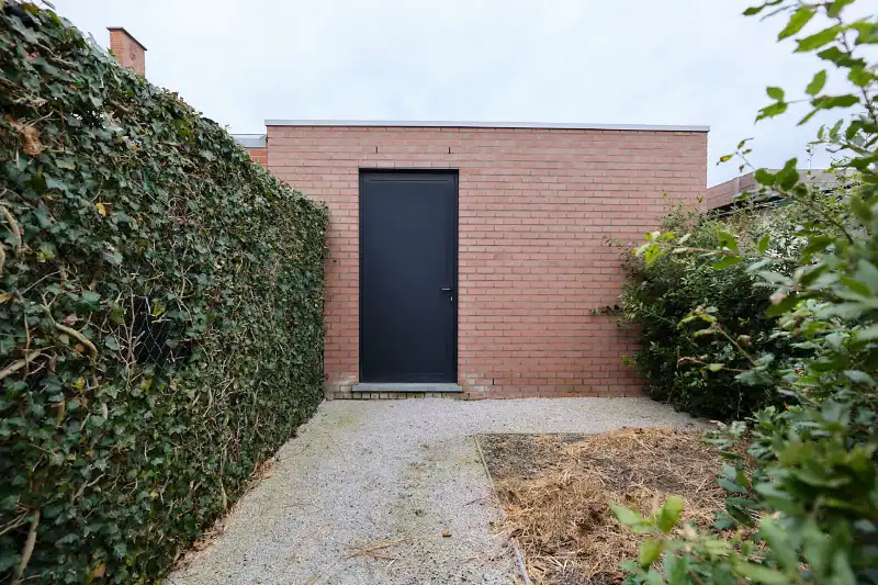 Uniek kantoorgebouw te huur langs de Westlaan te Roeselare foto 29