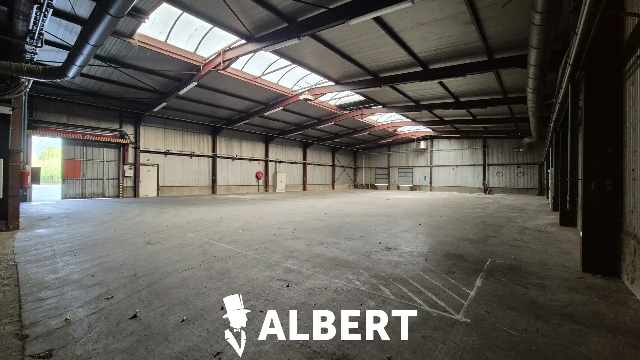 Unit 2 : gesloten loods met afdak foto 5