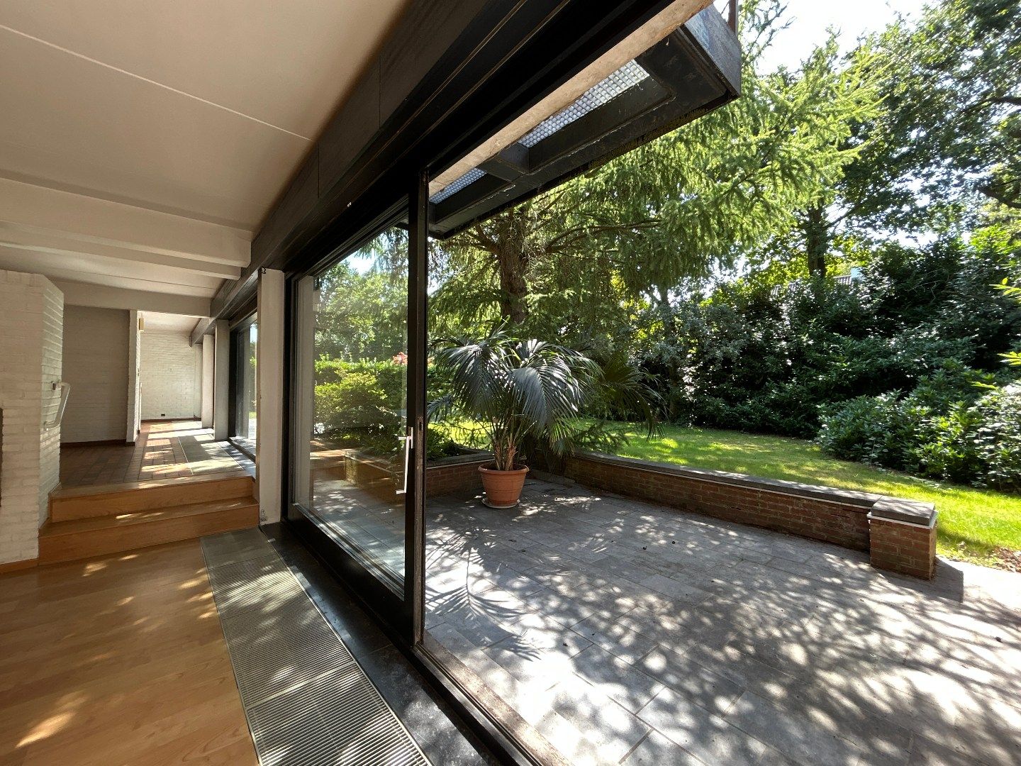 Ruime, moderne villa met uitzonderlijke garage  foto 5