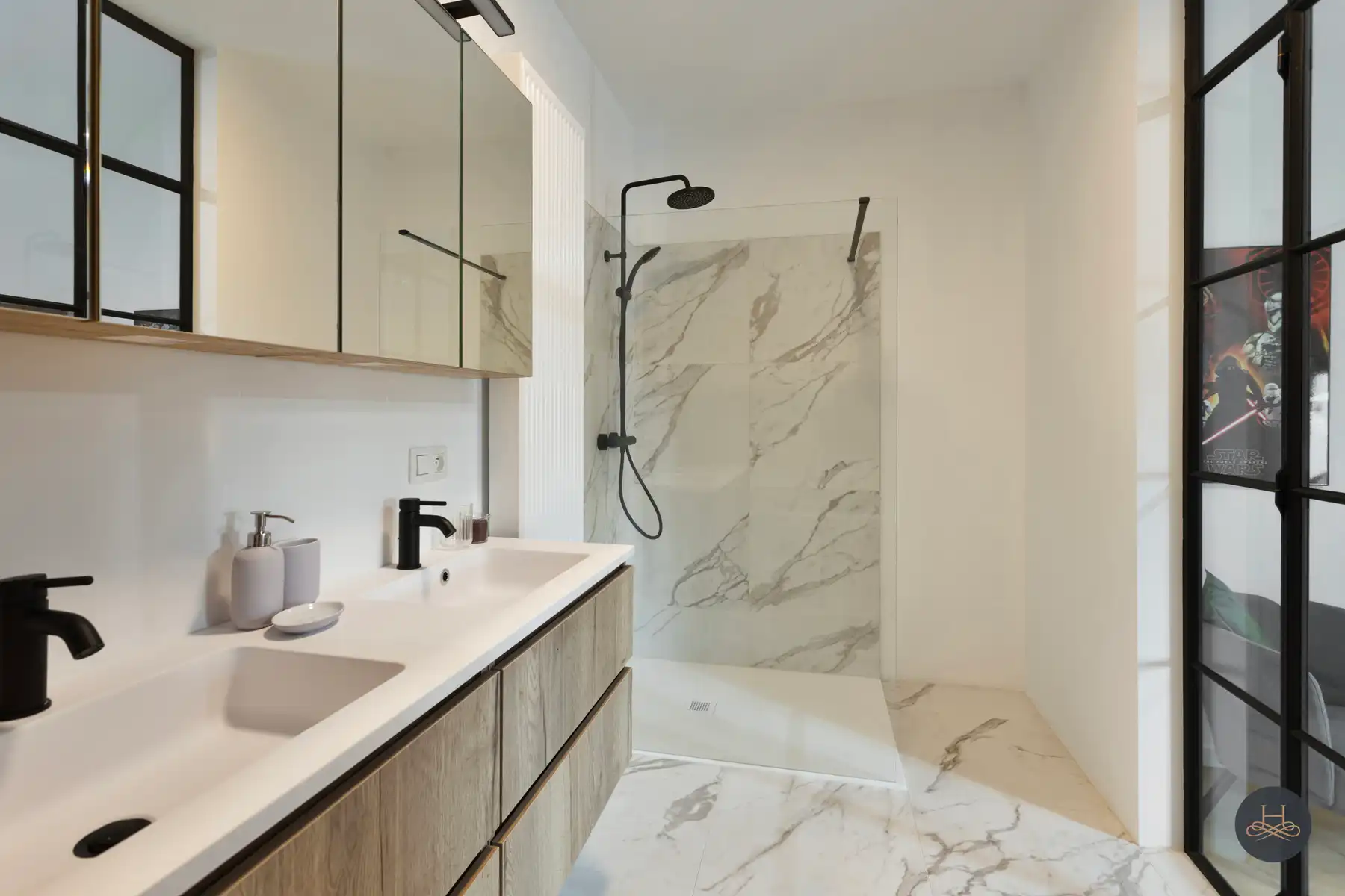 Prachtige trendy penthouse met terras foto 16