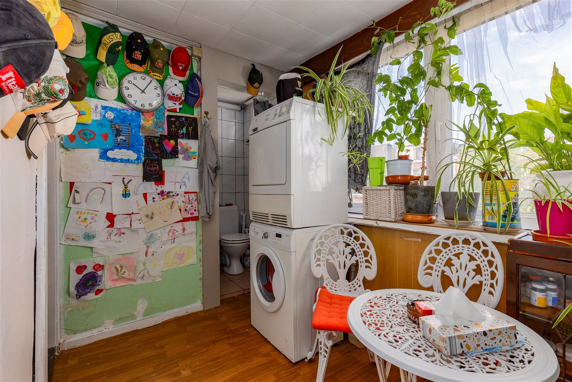 Woning ingedeeld in 3 verhuurde appartementen foto 9