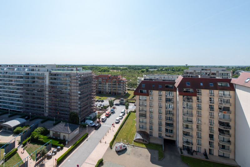 Gerenoveerd 3-slaapkamer doorloop appartement met frontaal zeezicht te koop foto 15