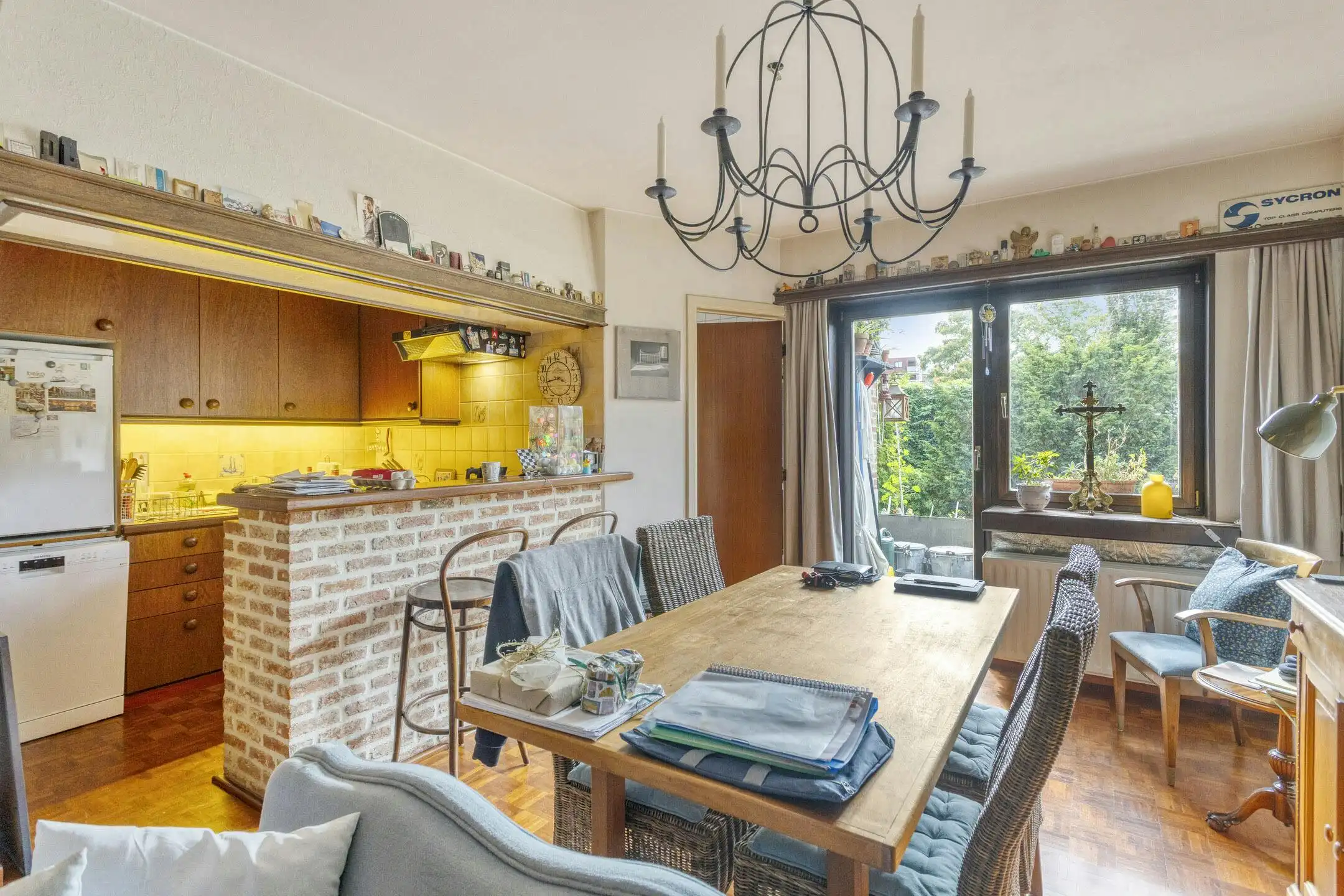 Opbrengsteigendom met garage en 3 appartementen te koop foto 12