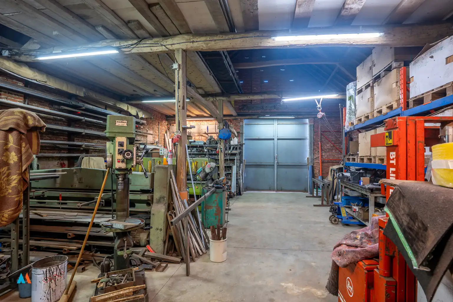 Boerderij met stallen op 1 ha foto 20