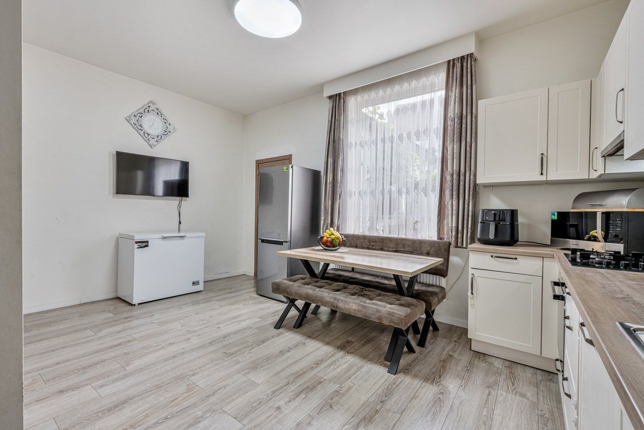 Instapklare woning op gegeerde locatie in Sint-Amandsberg foto 7