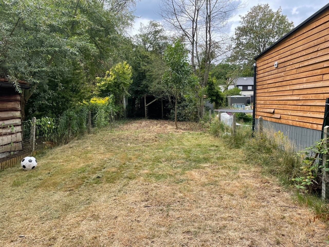 Gerenoveerde woning met 4 slpk, ruime tuin in rustige buurt foto 8