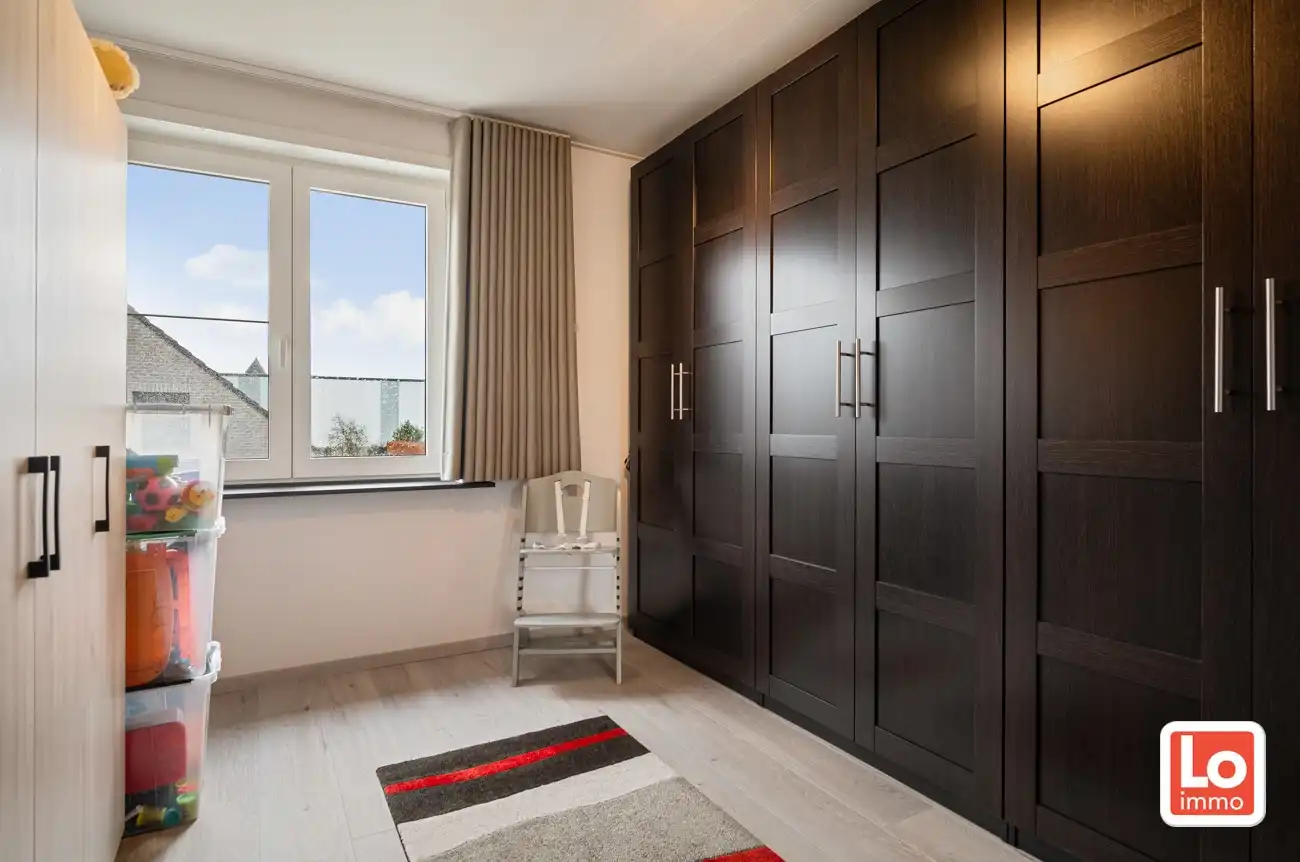 VERKOCHT!! Instapklare halfopen woning met afzonderlijke garage (incl. laadunit) in het hart van Lochristi! foto 15