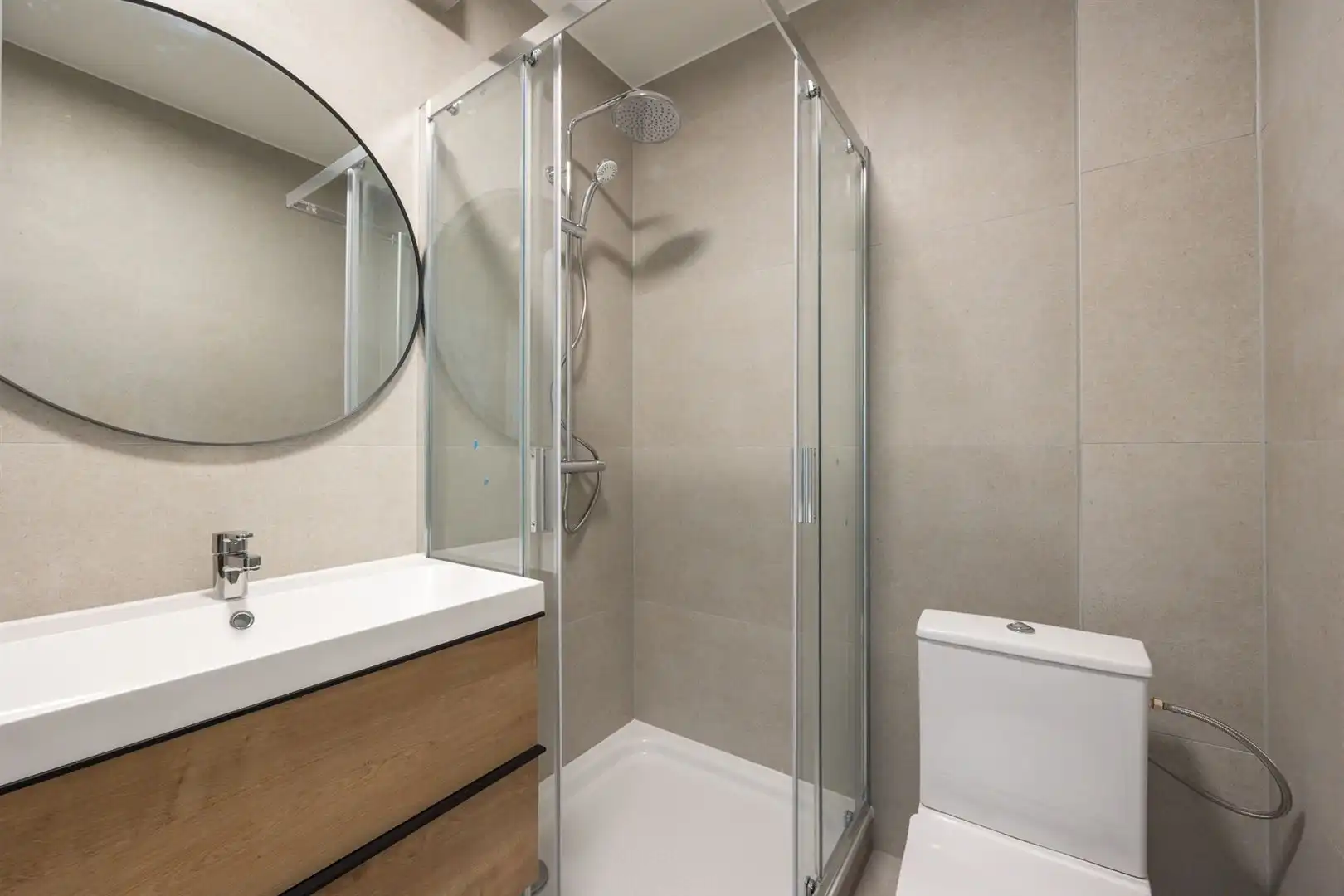 Instapklaar dakappartement aan Rivierenhof  foto 9