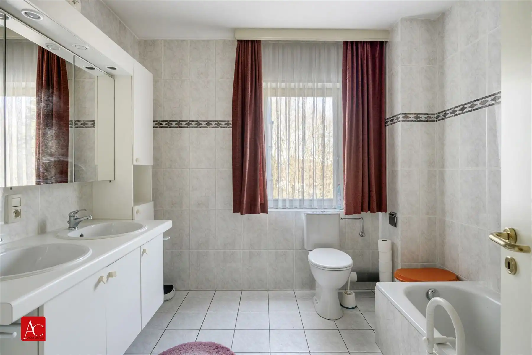 Appartement 3de verdieping met terras en 2 slaapkamers foto 13