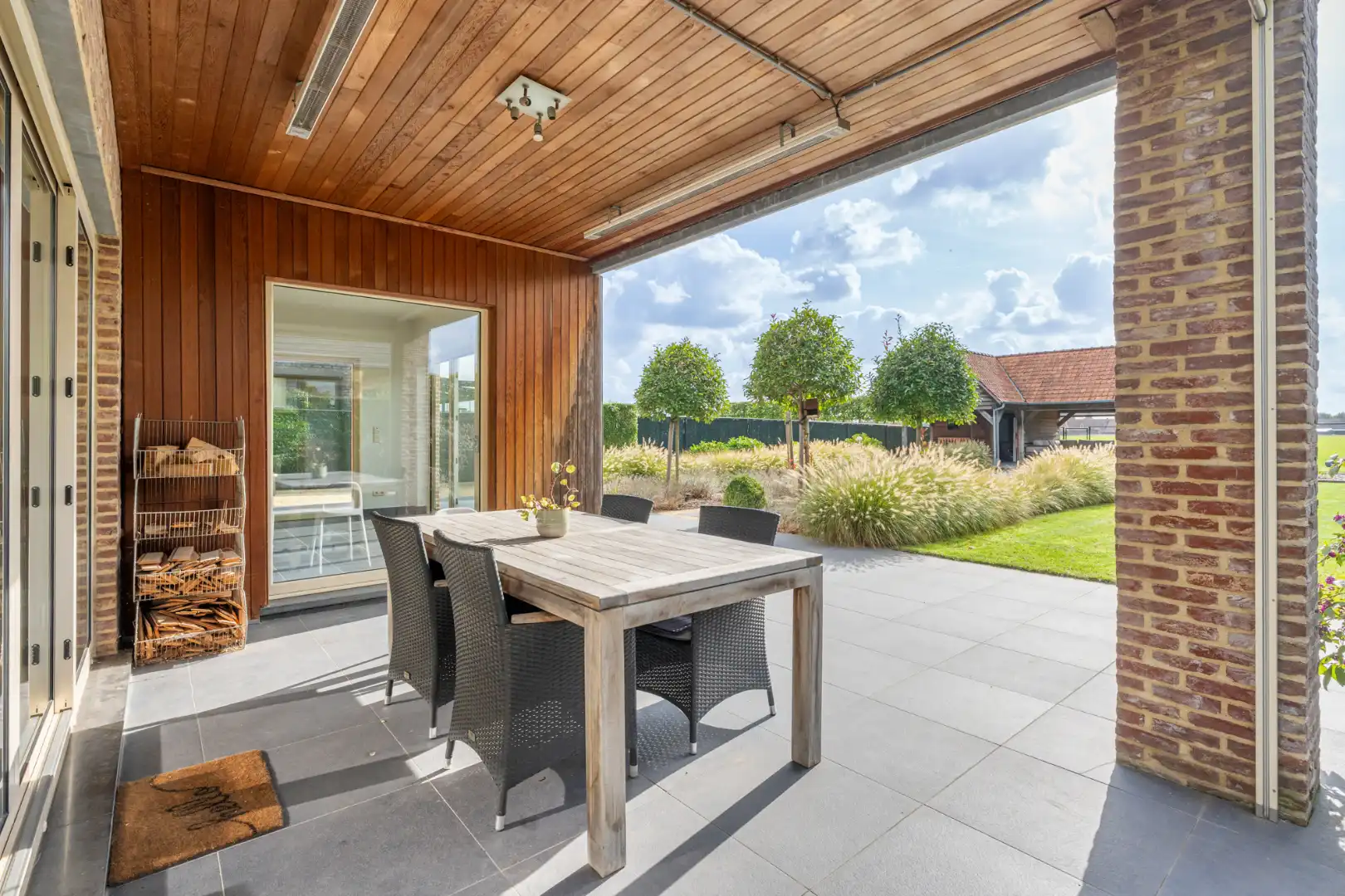 Stijlvolle villa in tijdloze pastorijstijl met zwembad en exclusieve tuinbeleving. foto 10