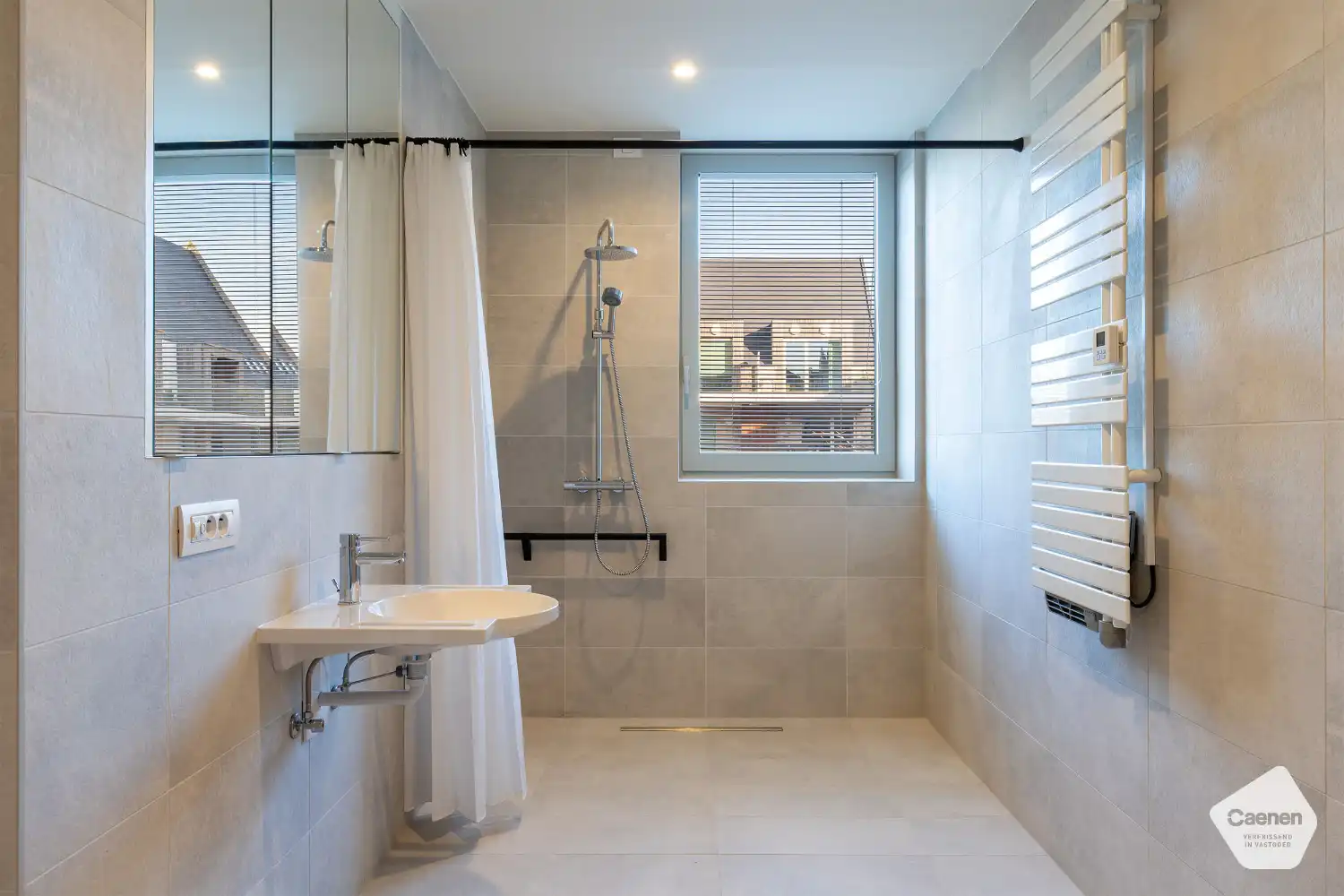 Zeer lichtrijke assistentieflat te Nieuwpoort-stad foto 5