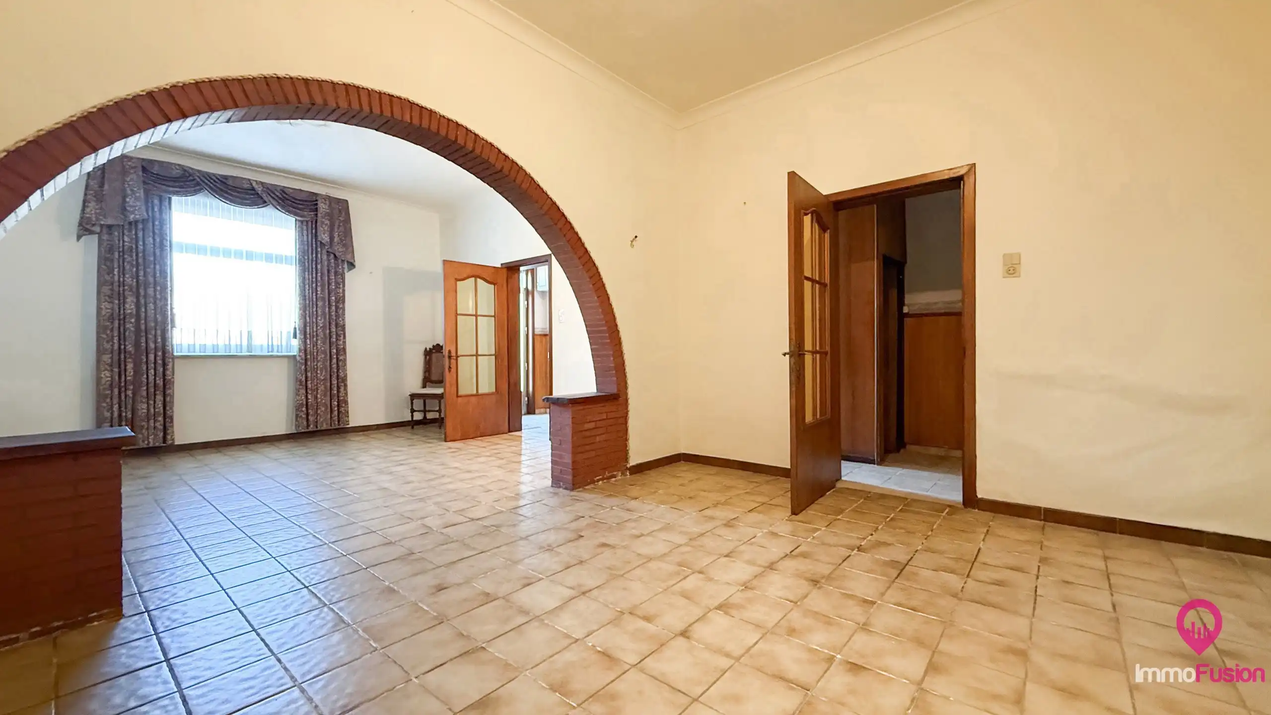 Woning met mogelijkheden, klaar voor een nieuwe toekomst! foto 4