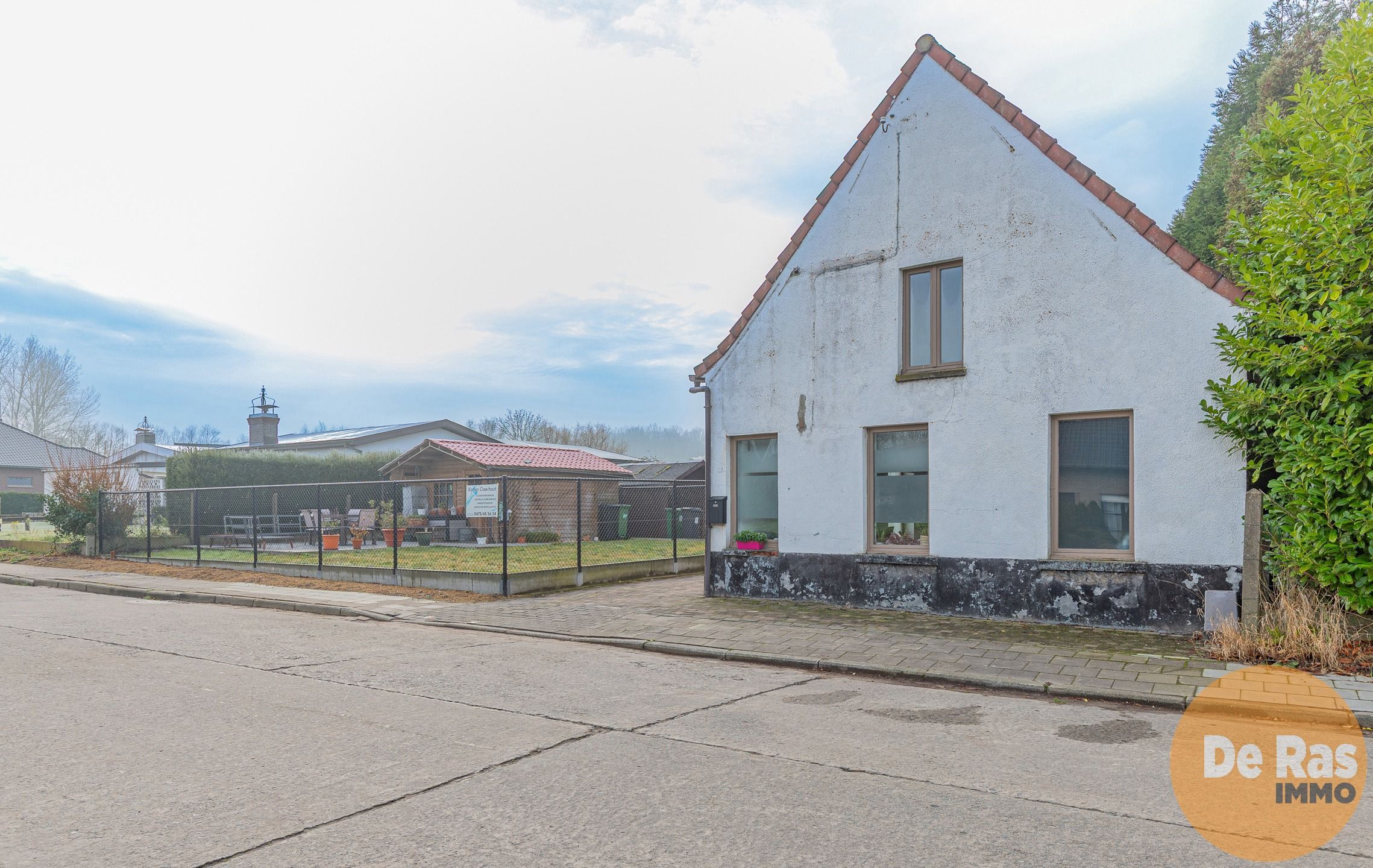 OORDEGEM - Instapklare woning met 2 kamers op leuke locatie foto 2