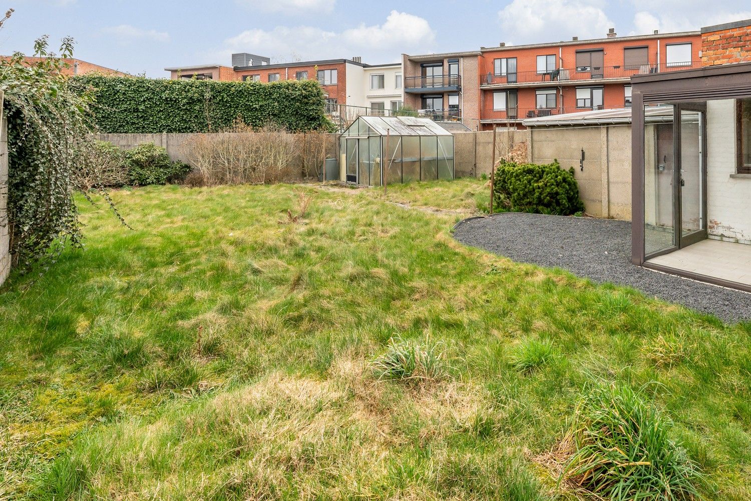 Gesloten bebouwing 219m² met naastliggend bouwgrond 231m² foto 33