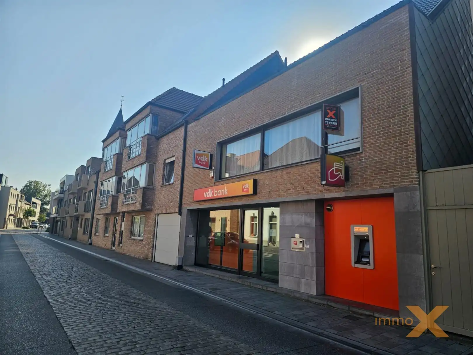 GROOT DUPLEXAPPARTEMENT MET RUIM TERRAS EN GARAGE foto 2