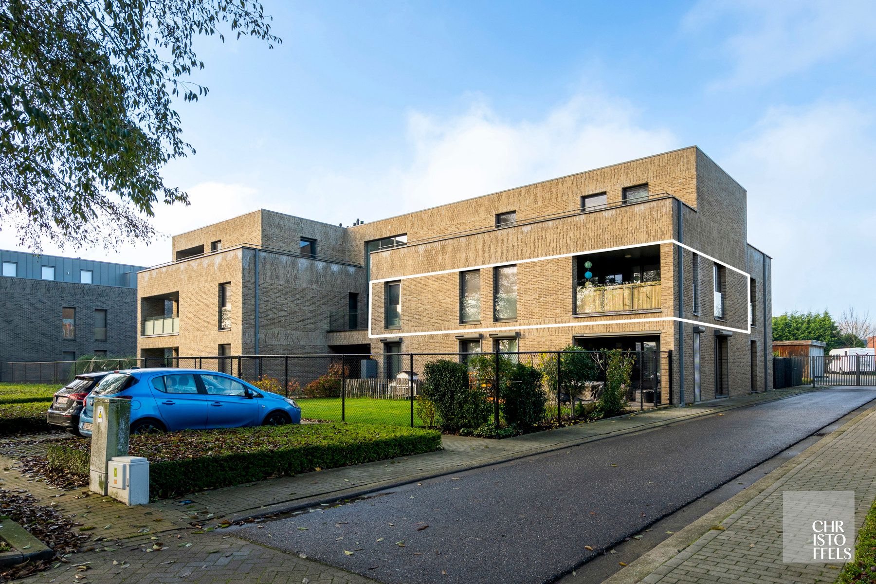 Modern en energiezuinig twee-slaapkamerappartement gelegen op enkele minuten van Bilzen-centrum!  foto {{pictureIndex}}
