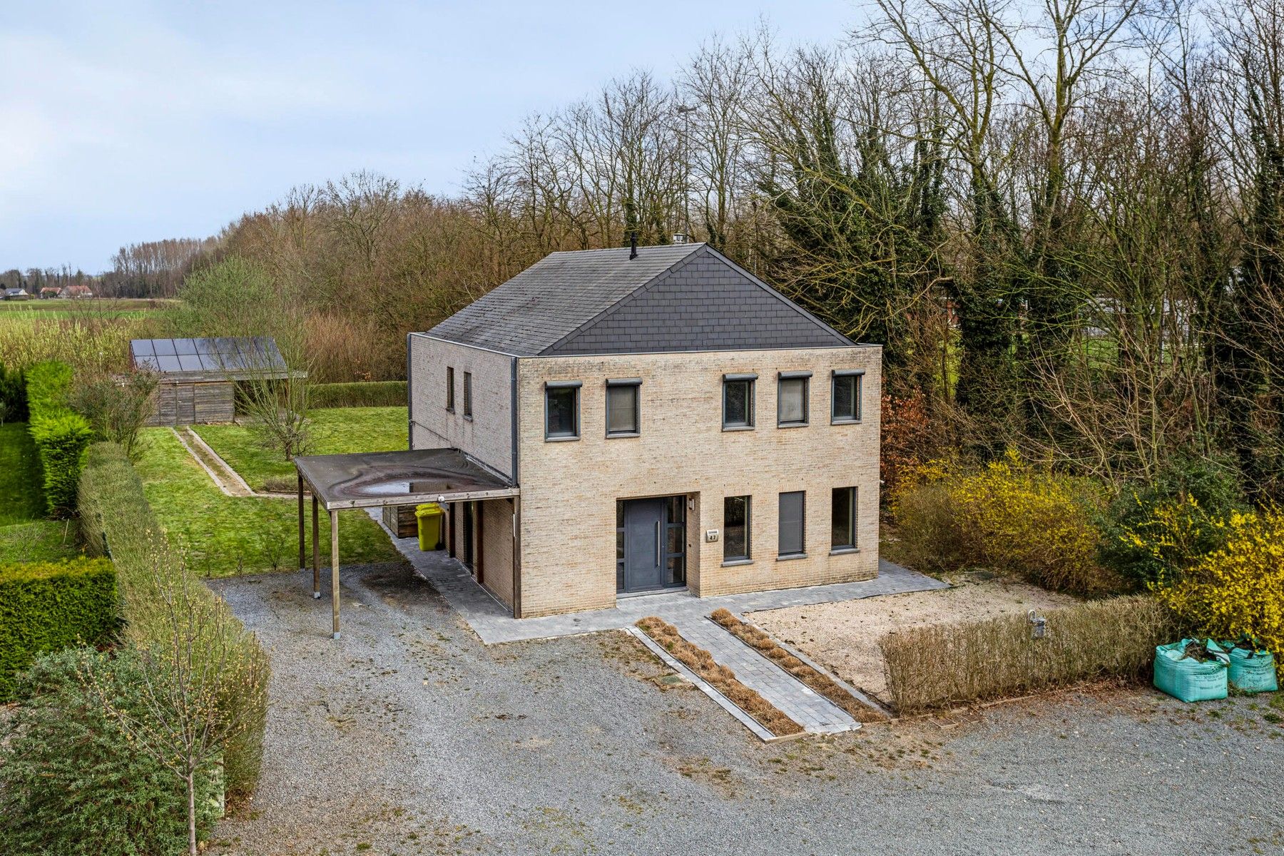 Instapklare villa op groot perceel met maximale privacy. foto 3