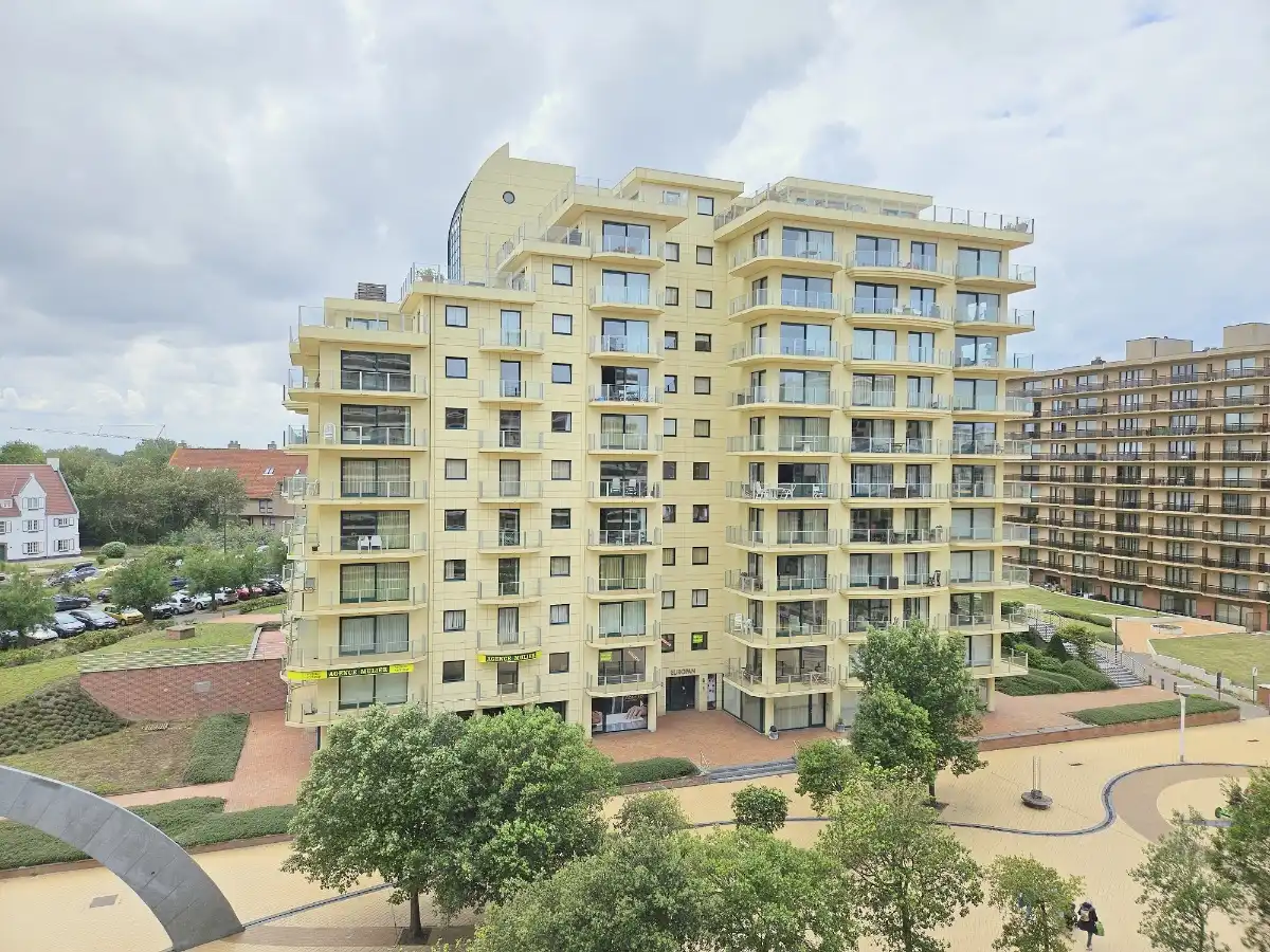 Garage te huur foto {{pictureIndex}}