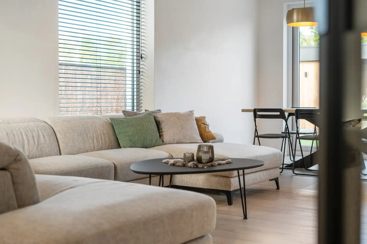 Exclusieve, recente nieuwbouwwoning met 5/6 slpks + tuin! foto 3