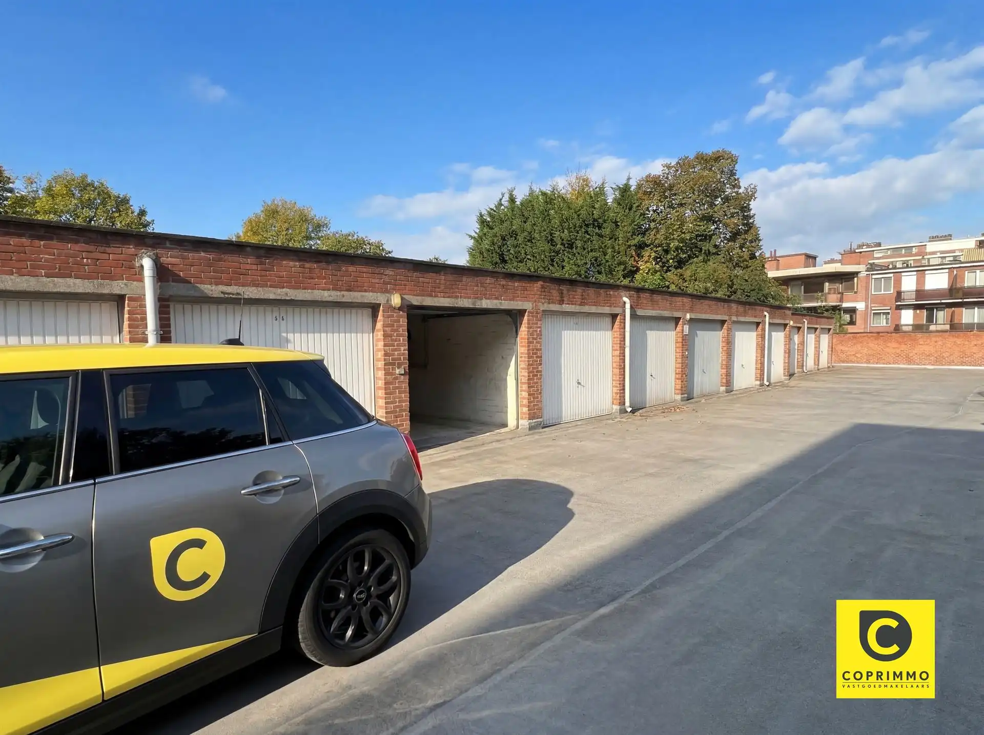 Garage te koop Deken De Winterstraat 6-8 - 2600 BERCHEM