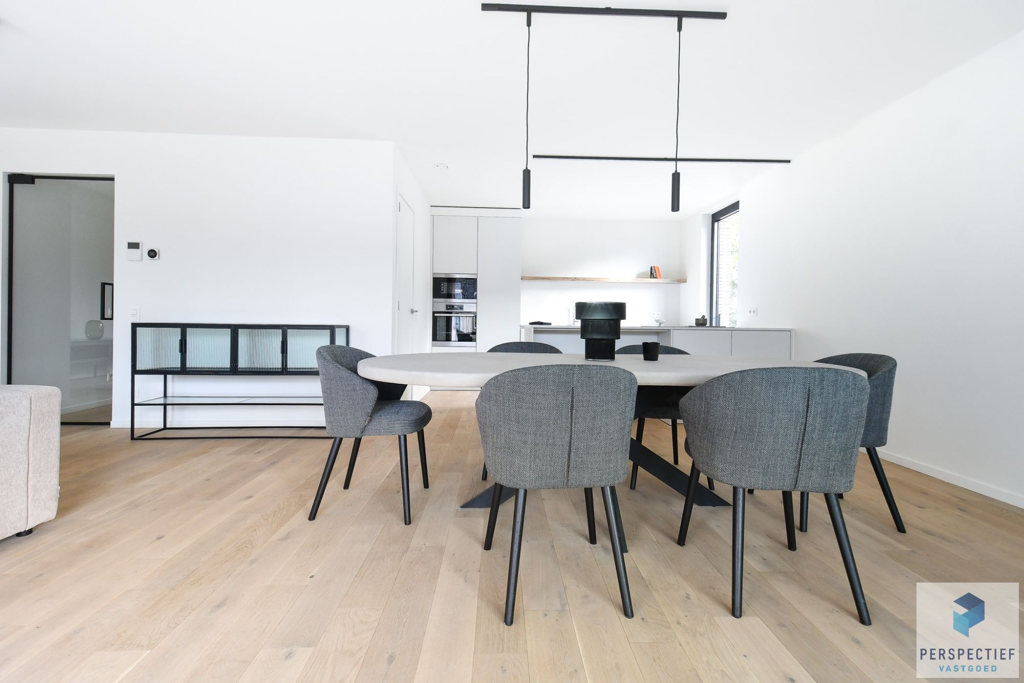 High-end nieuwbouwappartement met GROOT TERRAS foto 10