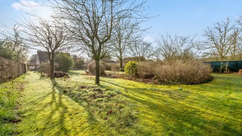 Villa van 209m² met 4 slaapkamers en zeer mooie tuin op 17 are foto 4