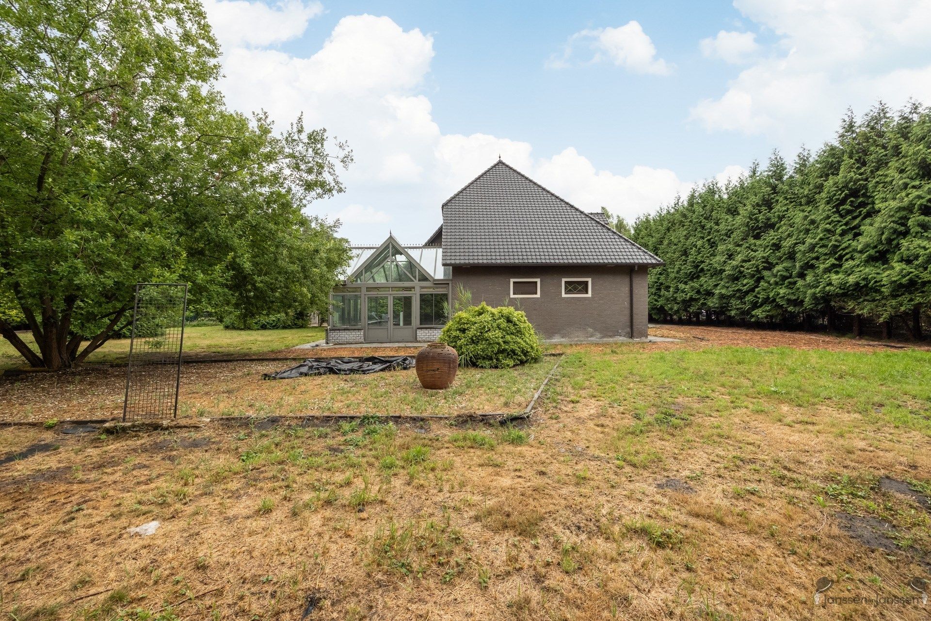 Villa met prachtige uitbouw op een zonovergoten perceel van 3.075 m². foto 25