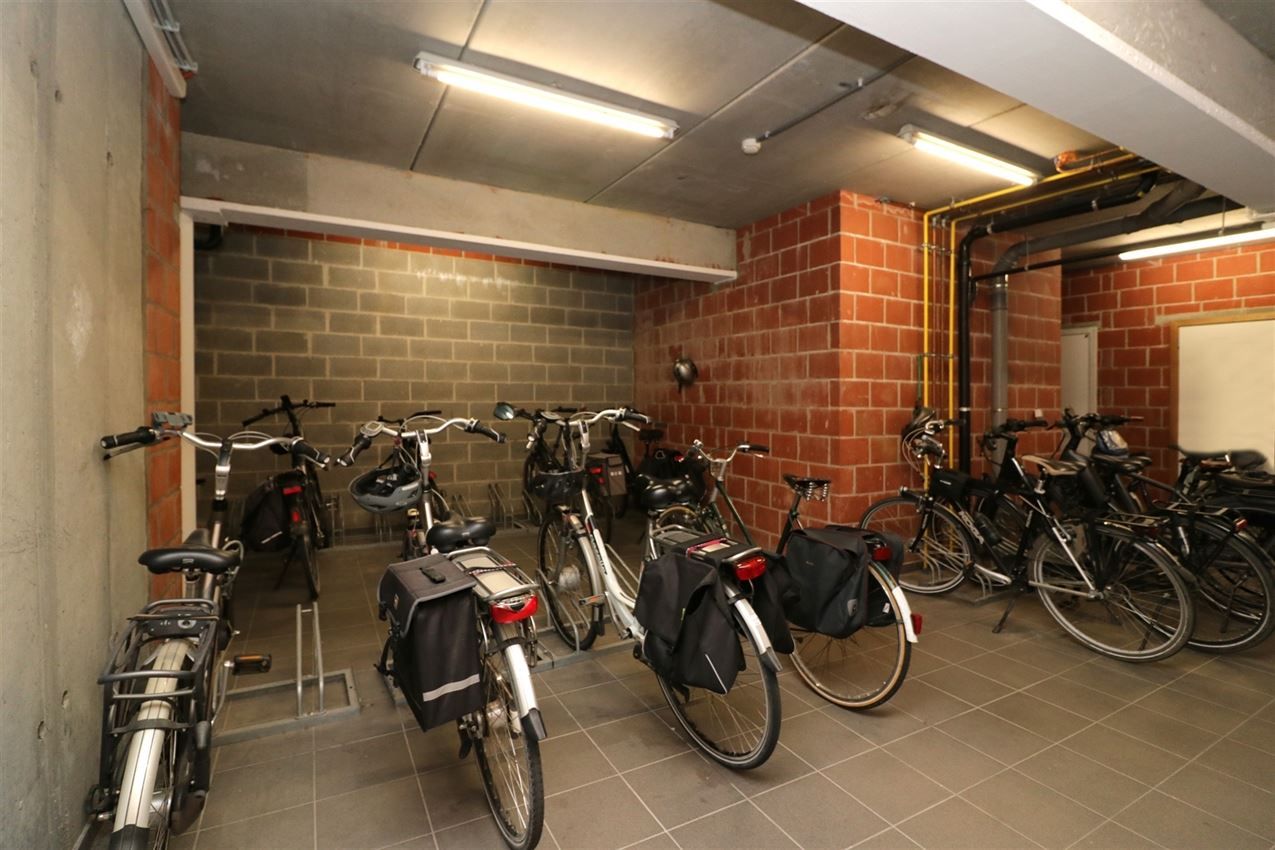 Appartement met 2 slpk., autostaanplaats en terras in centrum Aarschot foto 23