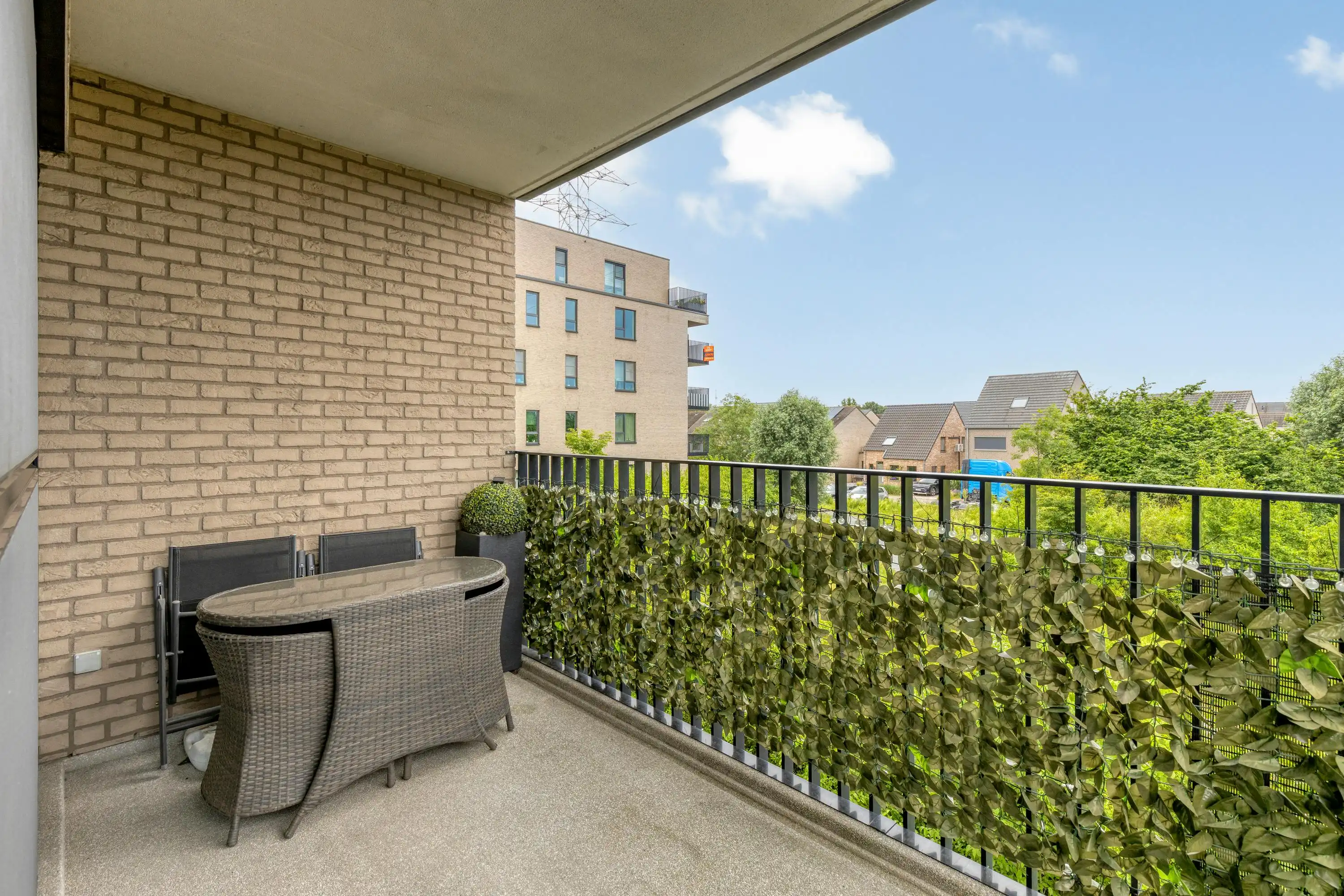 Instapklaar, recent appartement met zonnig terras en staanplaats te Wondelgem foto 8