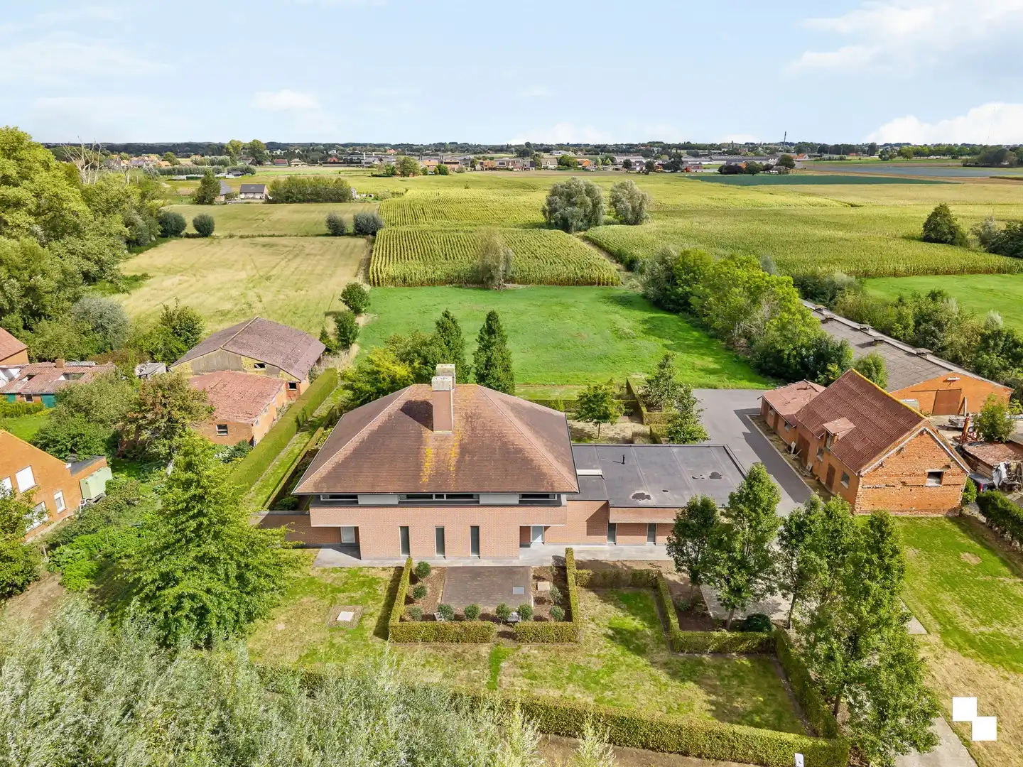Uitzonderlijk ruime eigendom met 507 m² bewoonbare oppervlakte en weideland foto 12