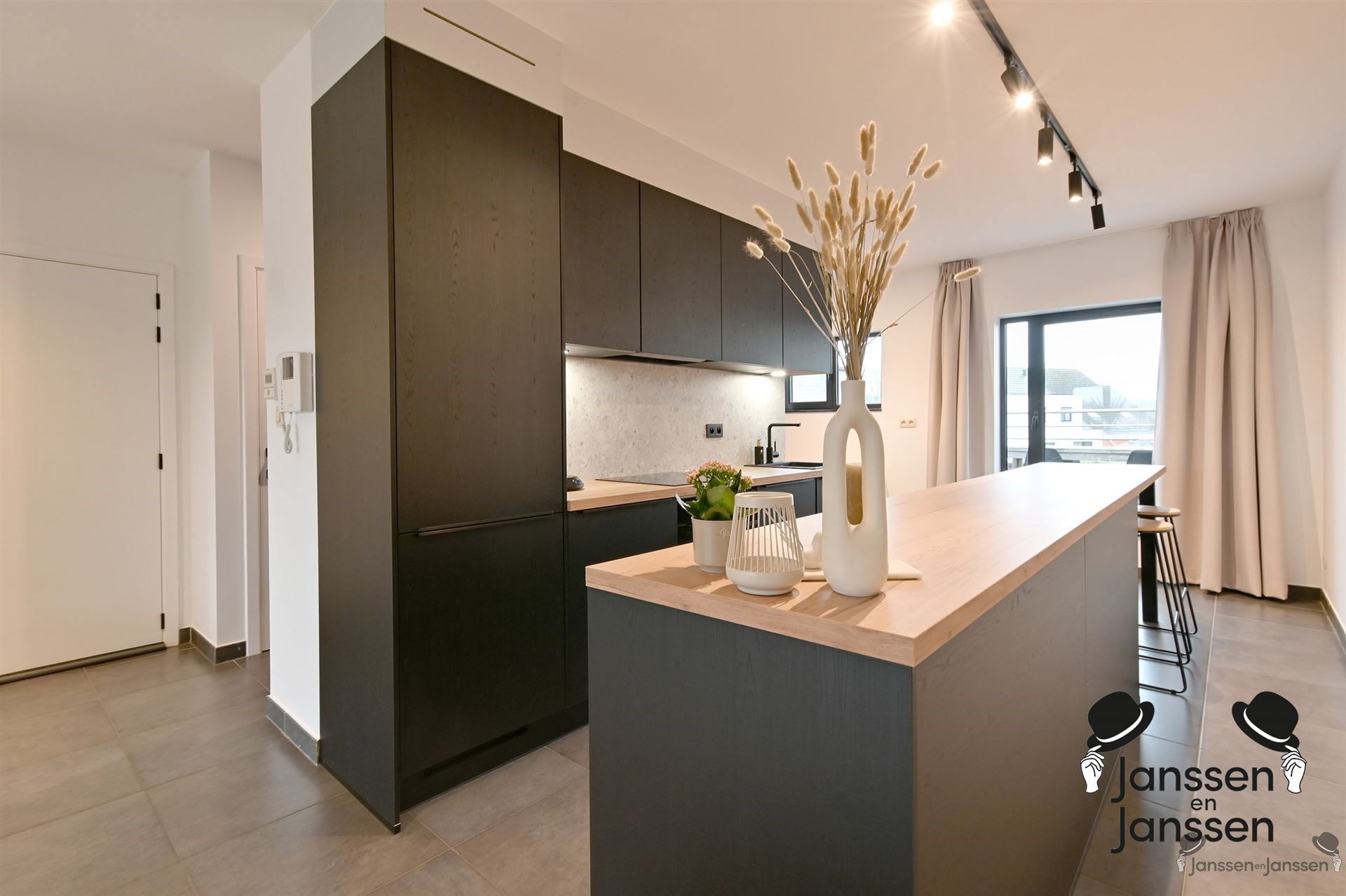 Instapklaar duplexappartement met terras foto 6