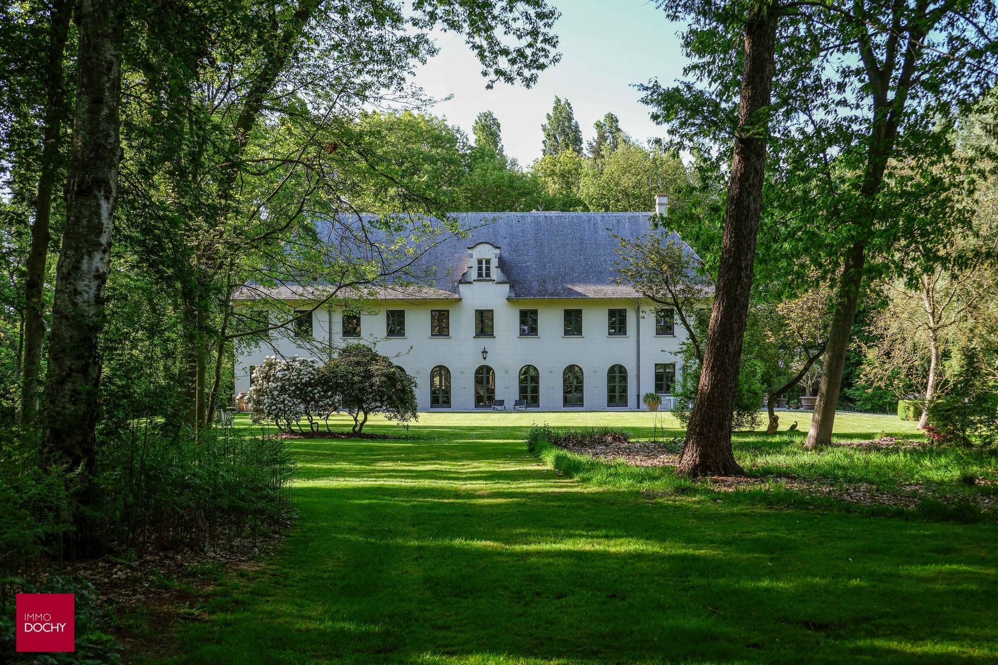 Instapklaar villa-landhuis in landelijke omgeving (arch. Lionel Jadot) foto 3
