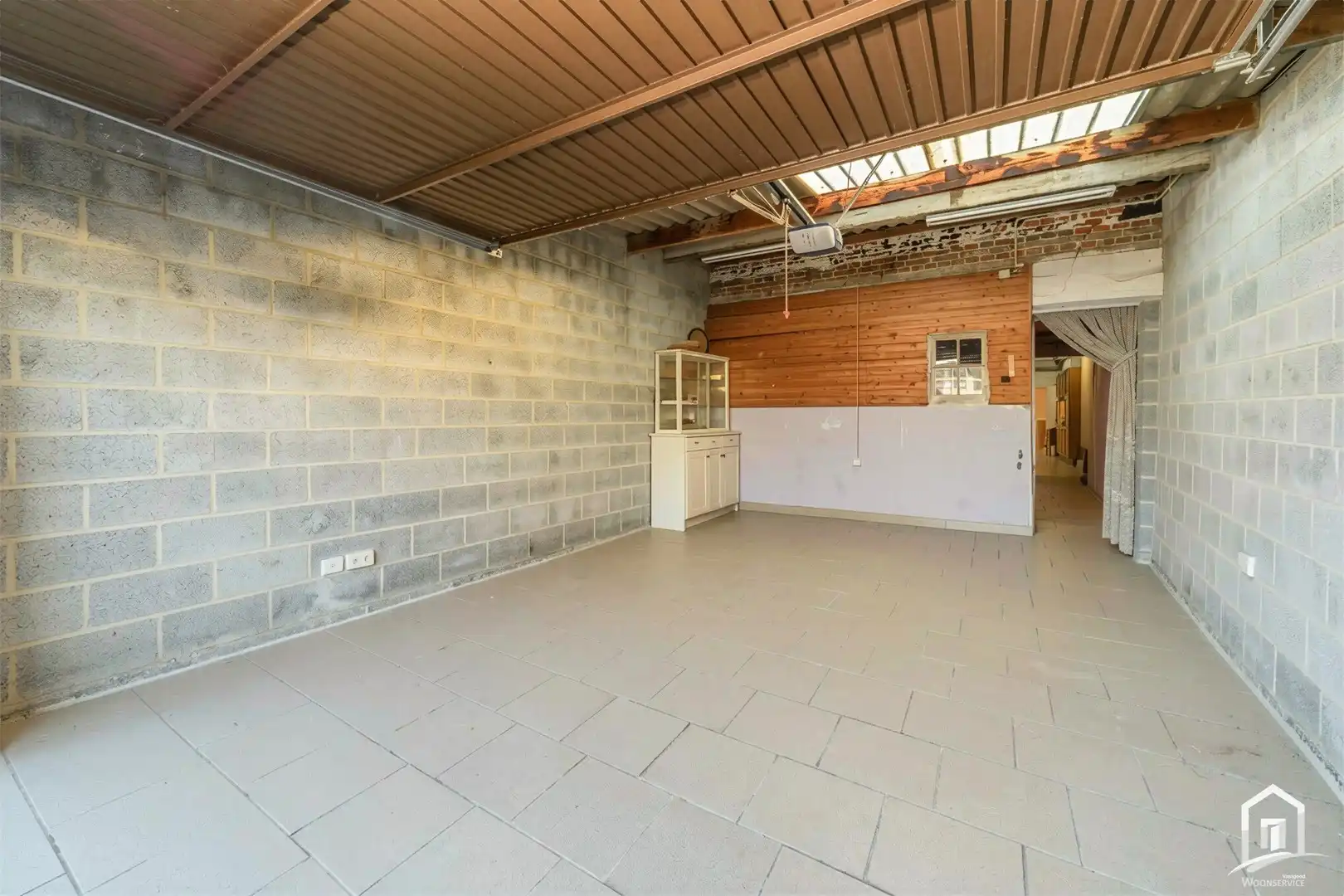 Multifunctionele woning met ruime garage foto 23
