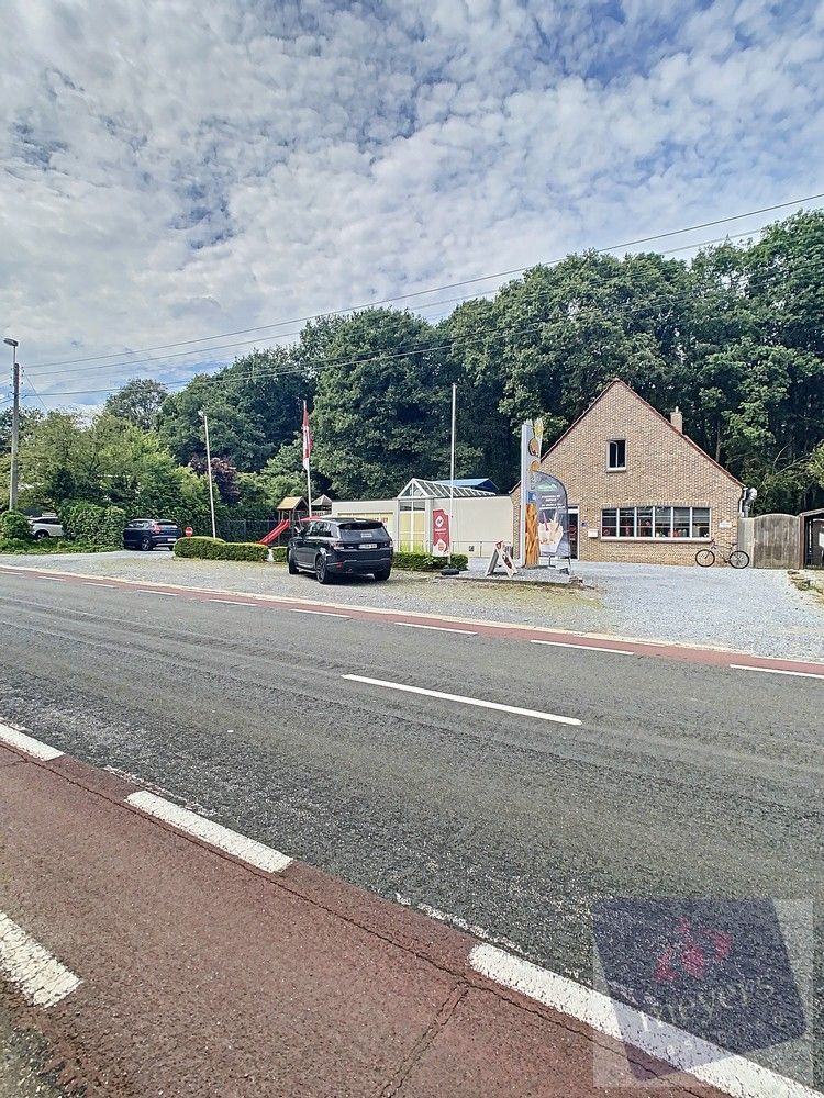 Handelsruimte met woonst – unieke opportuniteit in Beringen-Koersel foto {{pictureIndex}}