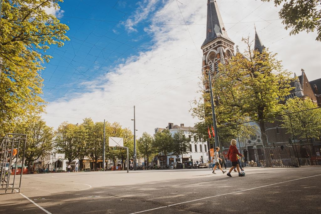 Licht hoekappartement in hartje Zurenborg foto 12