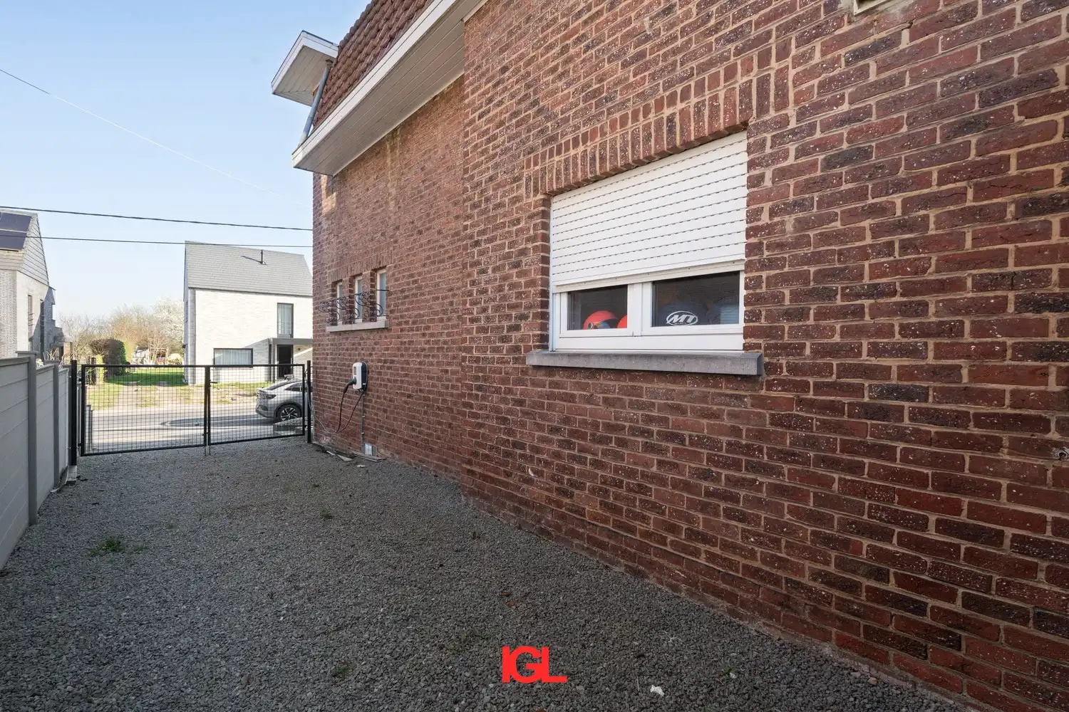 Moderne 3-gevelwoning te koop foto 12