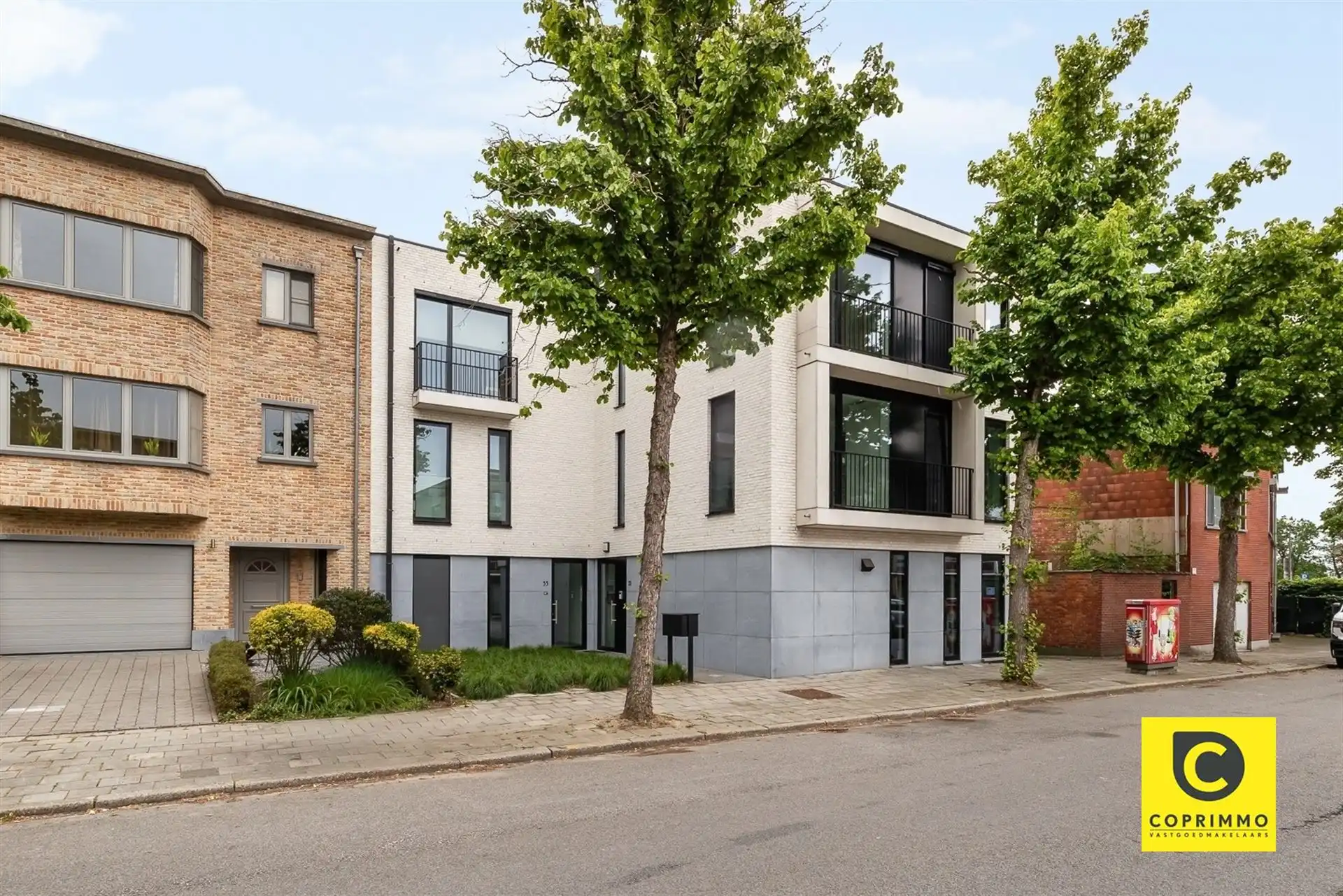 Luxueus 1 slpk app met terras en tuin + parking foto 23