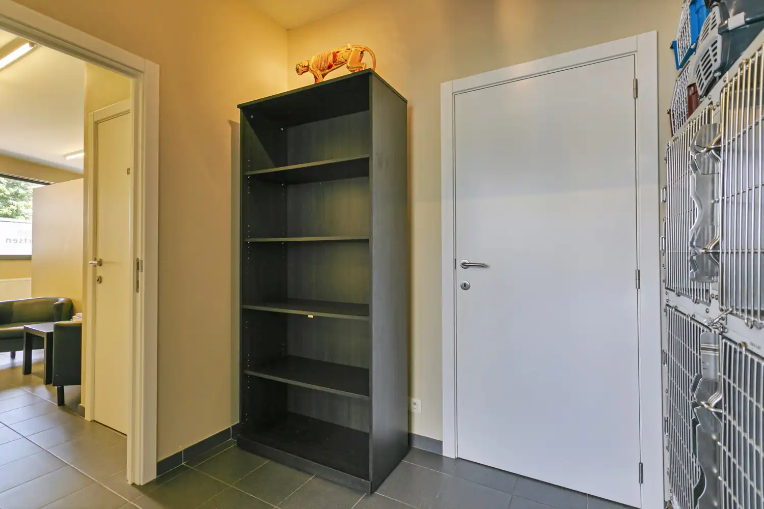 Praktijkruimte, kantoor of APP met 2 parkings! foto 14