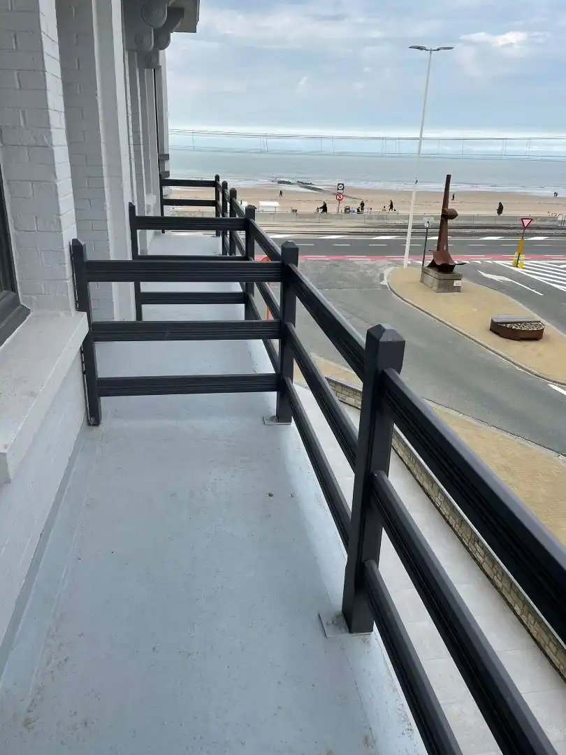 Lichtrijk, hip appartement met 1 slaapkamer, vlak aan zee in Raversijde foto 12