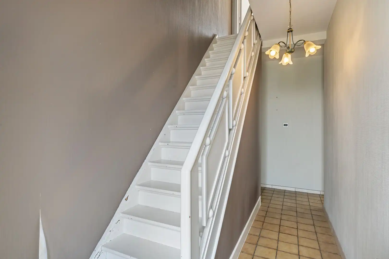 Charmante gezinswoning met prachtige tuin op een perceel van ca. 3.348 m² foto 4
