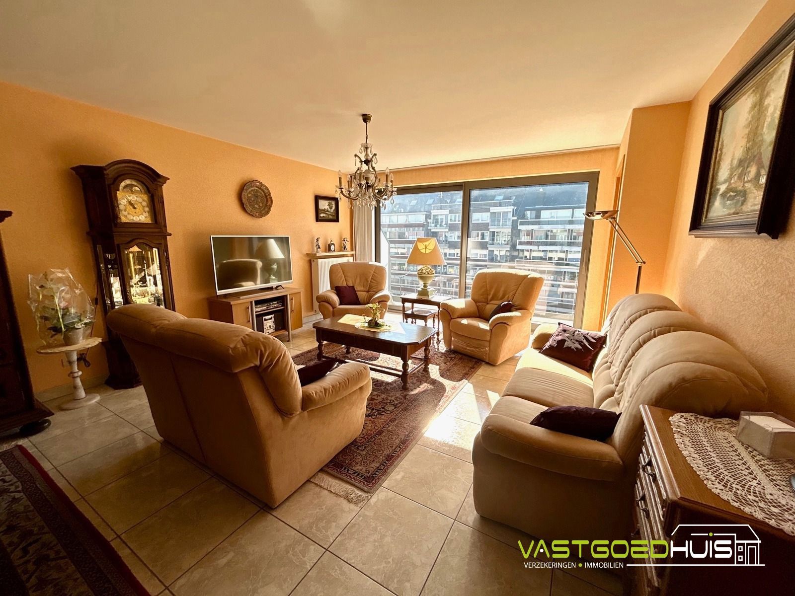 Prachtig appartement met terras, garage en autostaanplaatsen foto 11