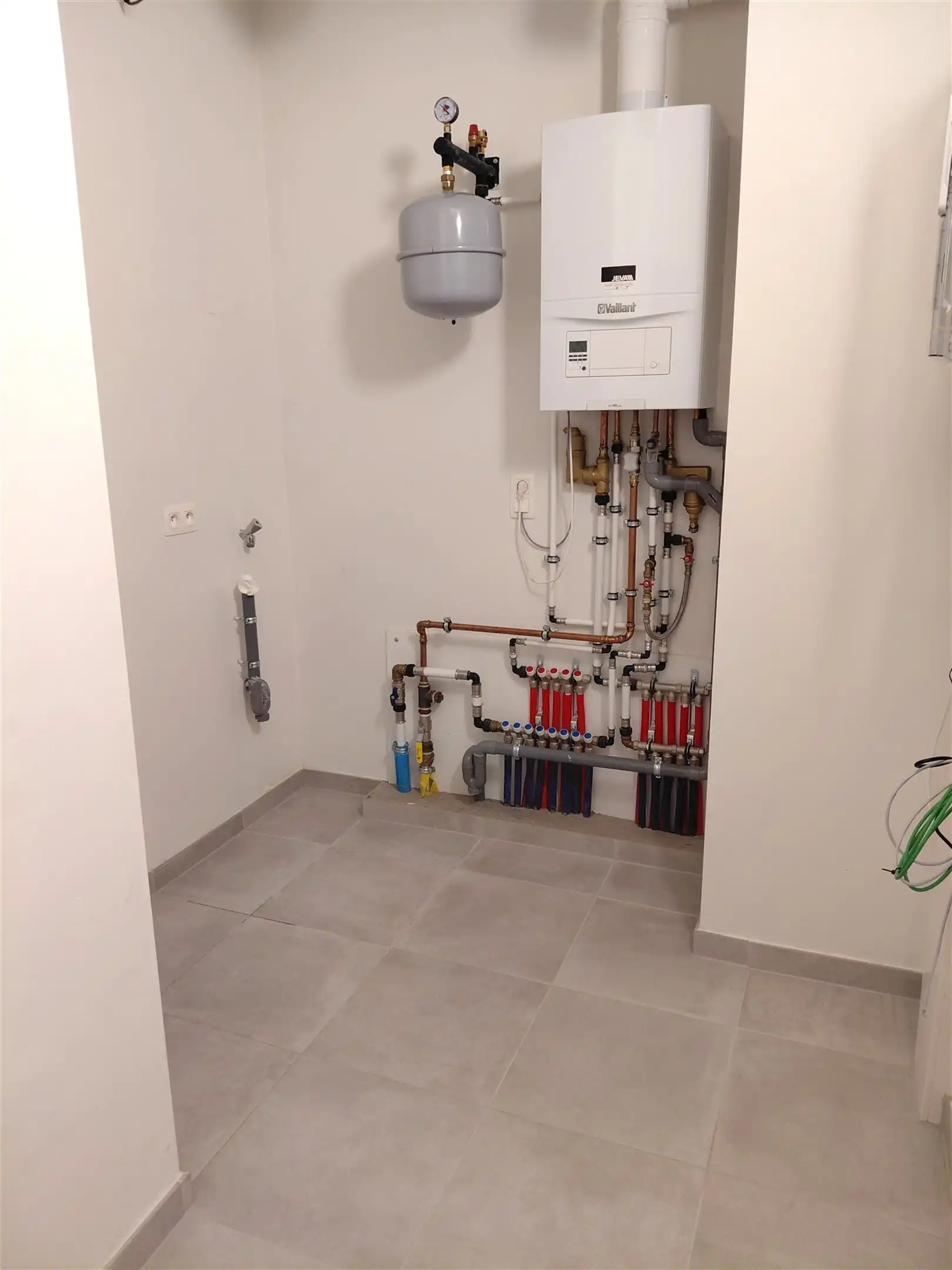 TE HUUR: Gelijkvloers appartement met 2 slaapkamers te Heusden!  foto 17