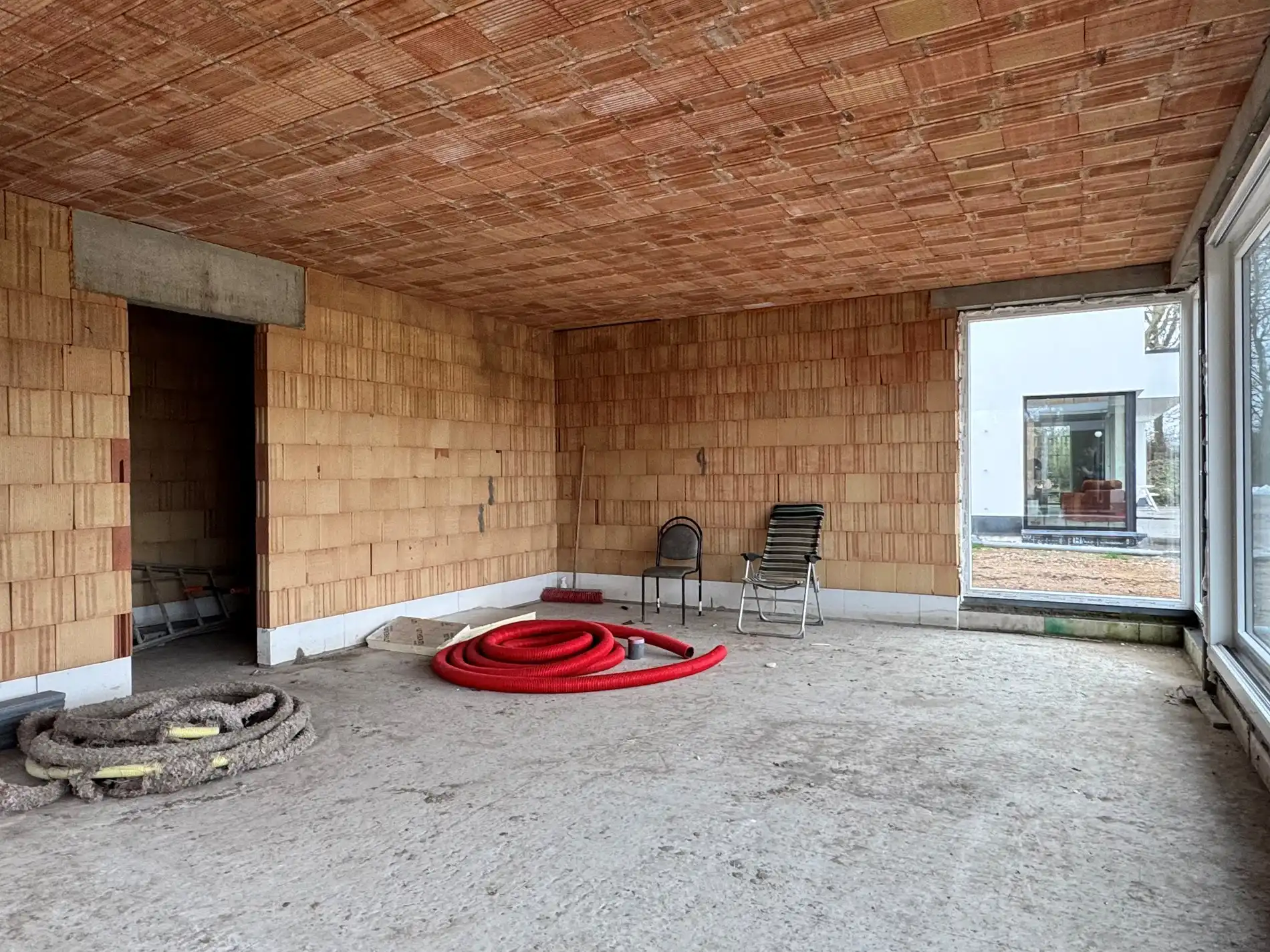 Rustig gelegen alleenstaande nieuwbouwwoning met 3 slaapkamers en prachtig zicht op de velden te Gistel  foto 9