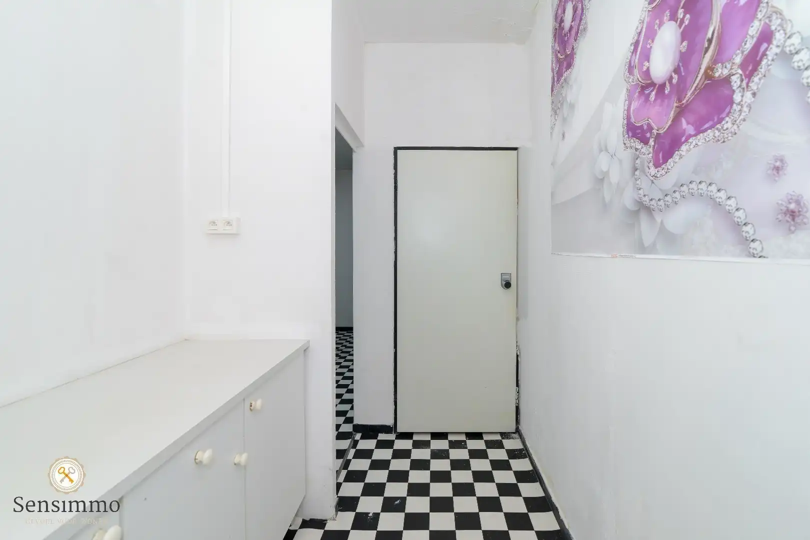 Handelsruimte in het hartje van Genk foto 11