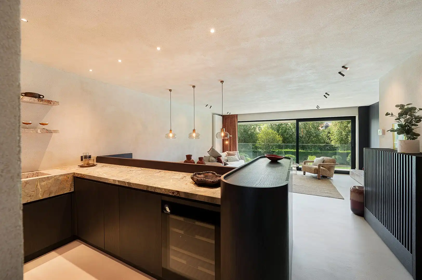 Stijlvol gerenoveerd appartement op toplocatie in het Zoute. foto 12