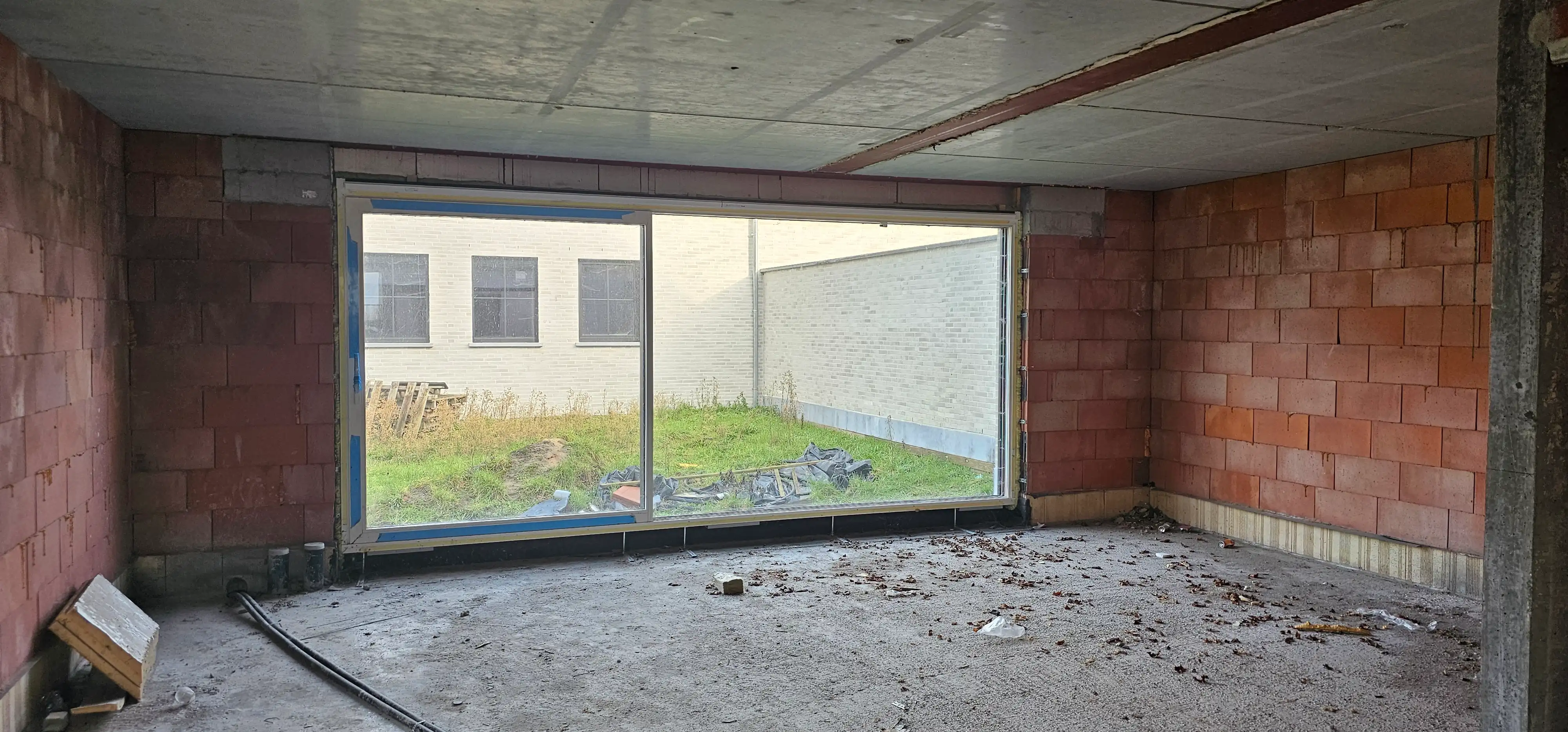 Nieuwbouw halfopen woning met loods op landelijke locatie foto 9