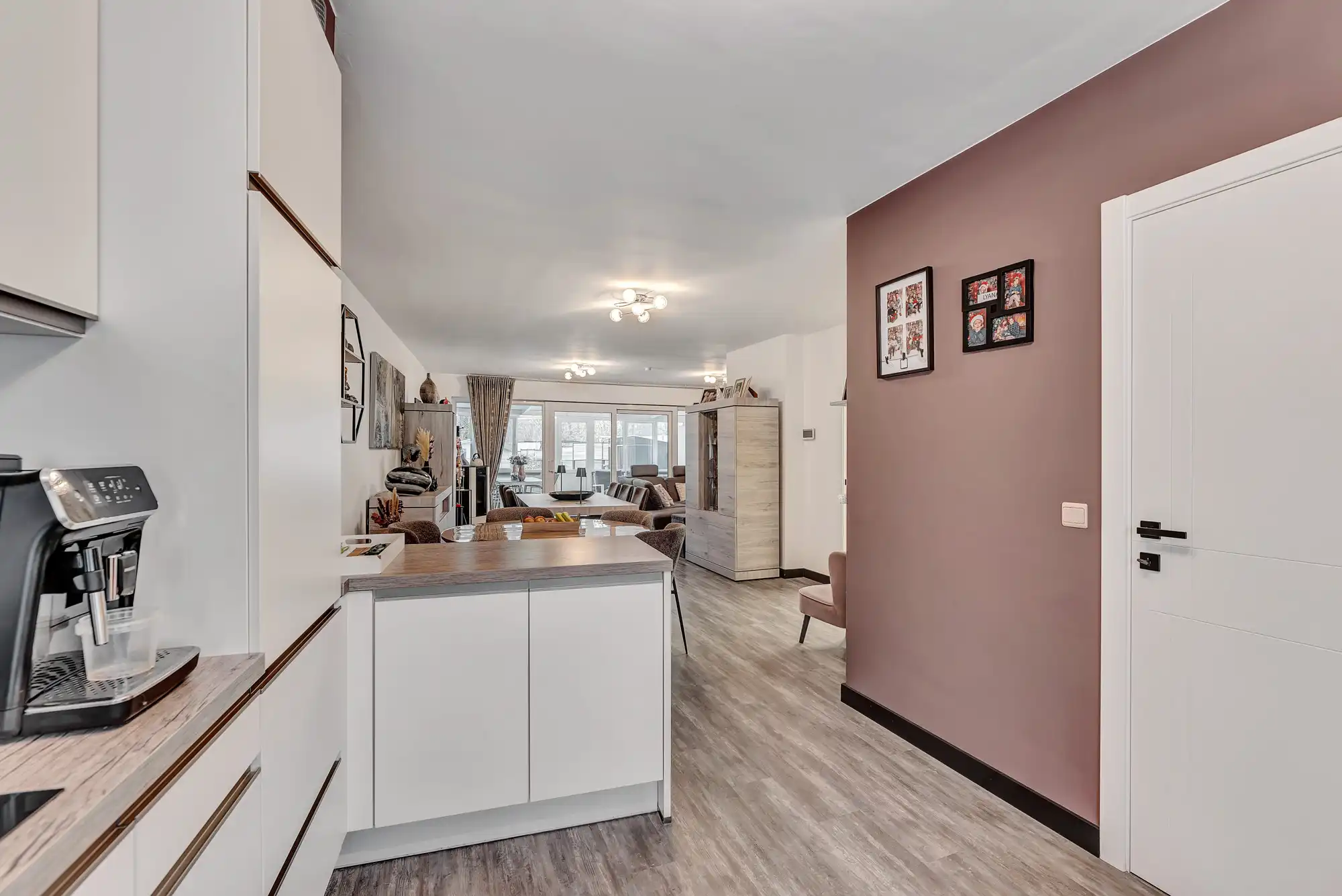 Instapklare woning met garage en tuin foto 5