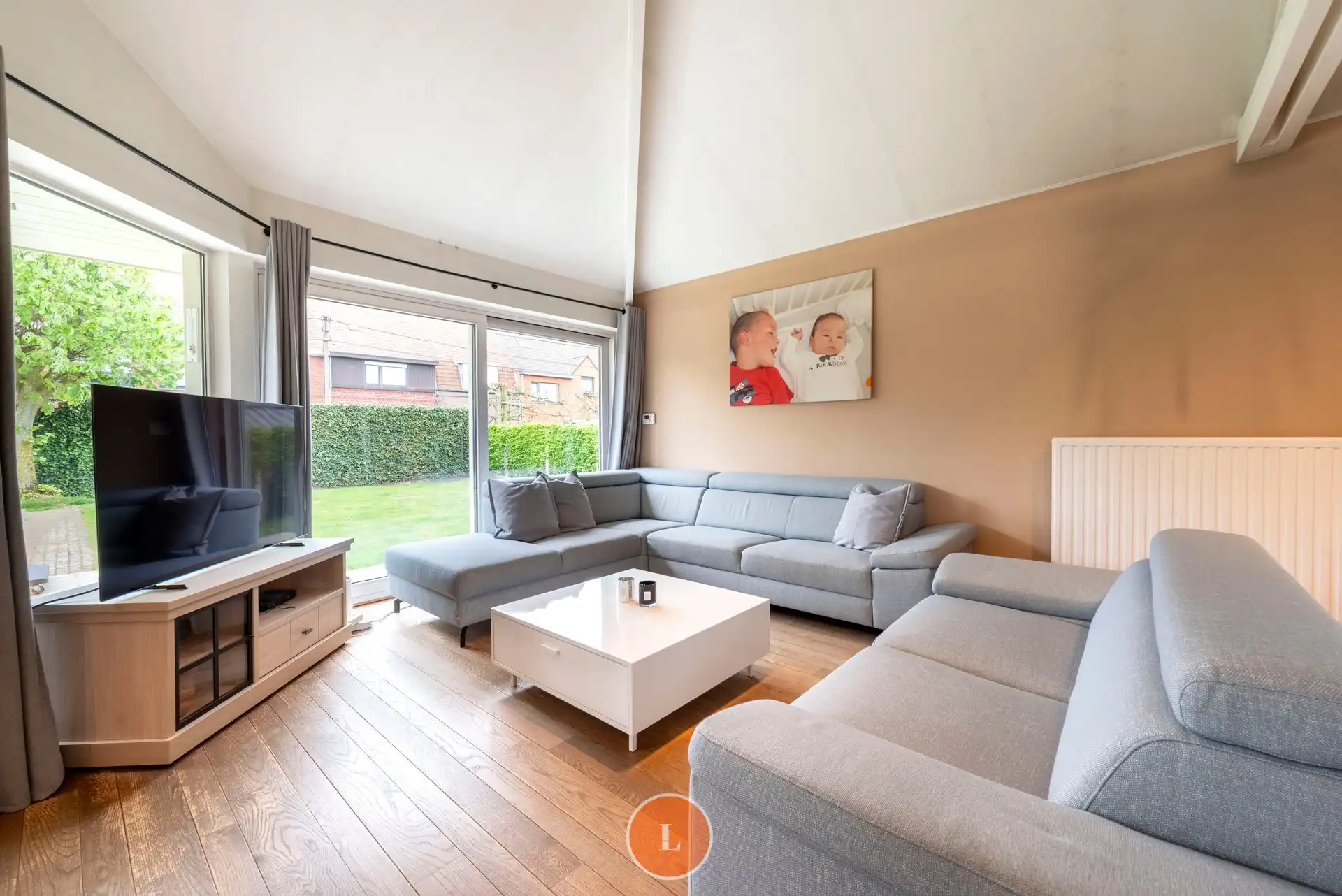 Prachtige villa met praktijkruimte en zonnepanelen op toplocatie in Menen foto 6